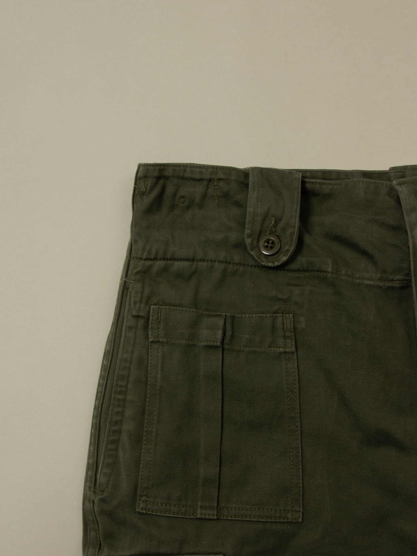 Vtg 1960s Army Cargo Shorts (34-36")