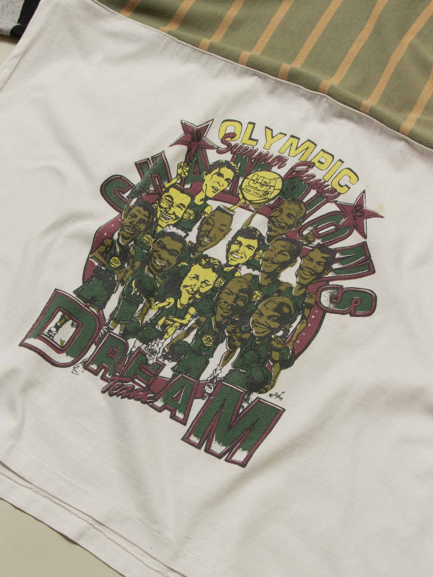 Vtg 1990s 'Dream Team' USA Olympics Basketball Tee (XL)