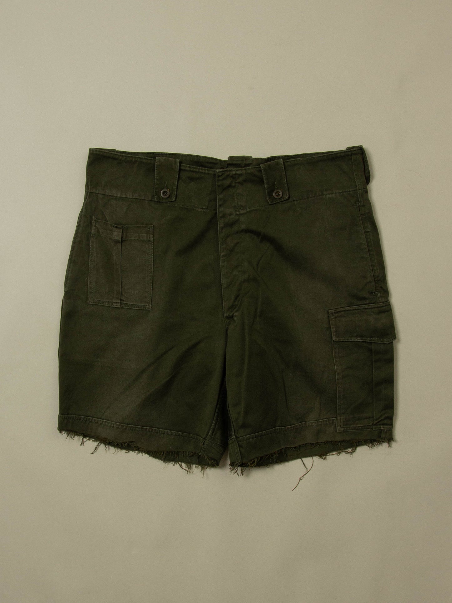 Vtg 1970s Army Cargo Shorts (42")