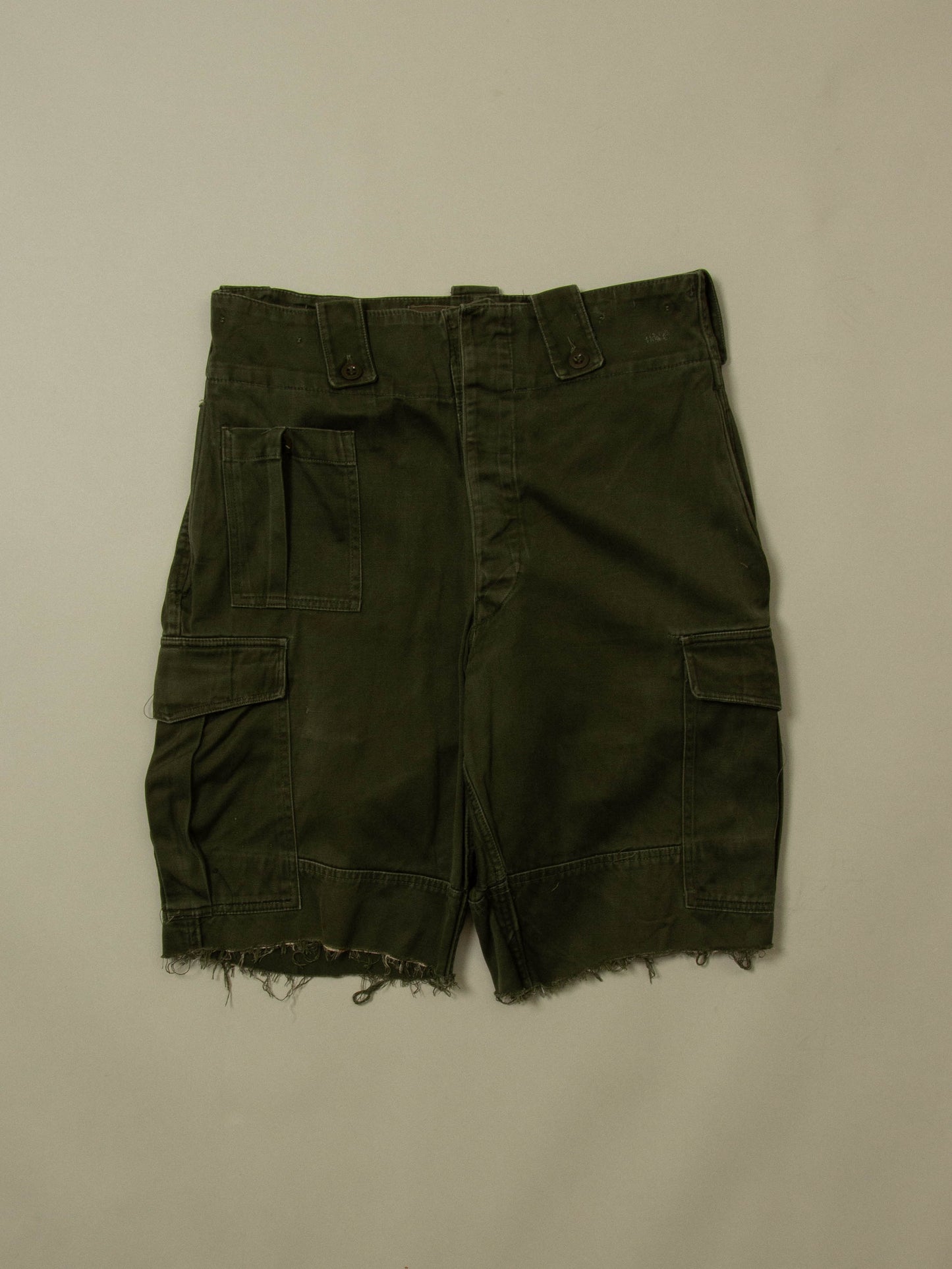 Vtg 1960s Army Cargo Shorts (32-34")