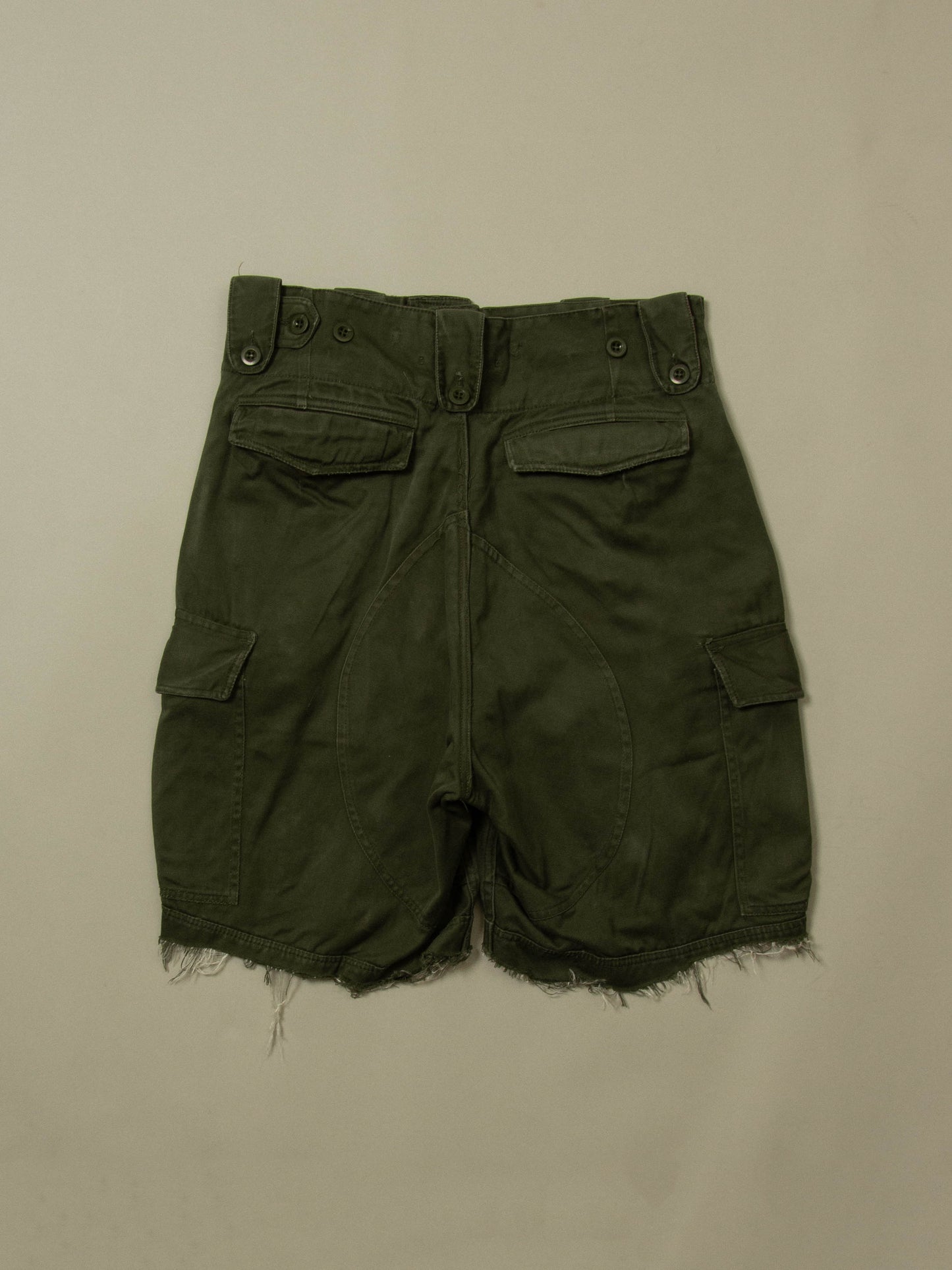 Vtg 1960s Army Cargo Shorts (30-32")