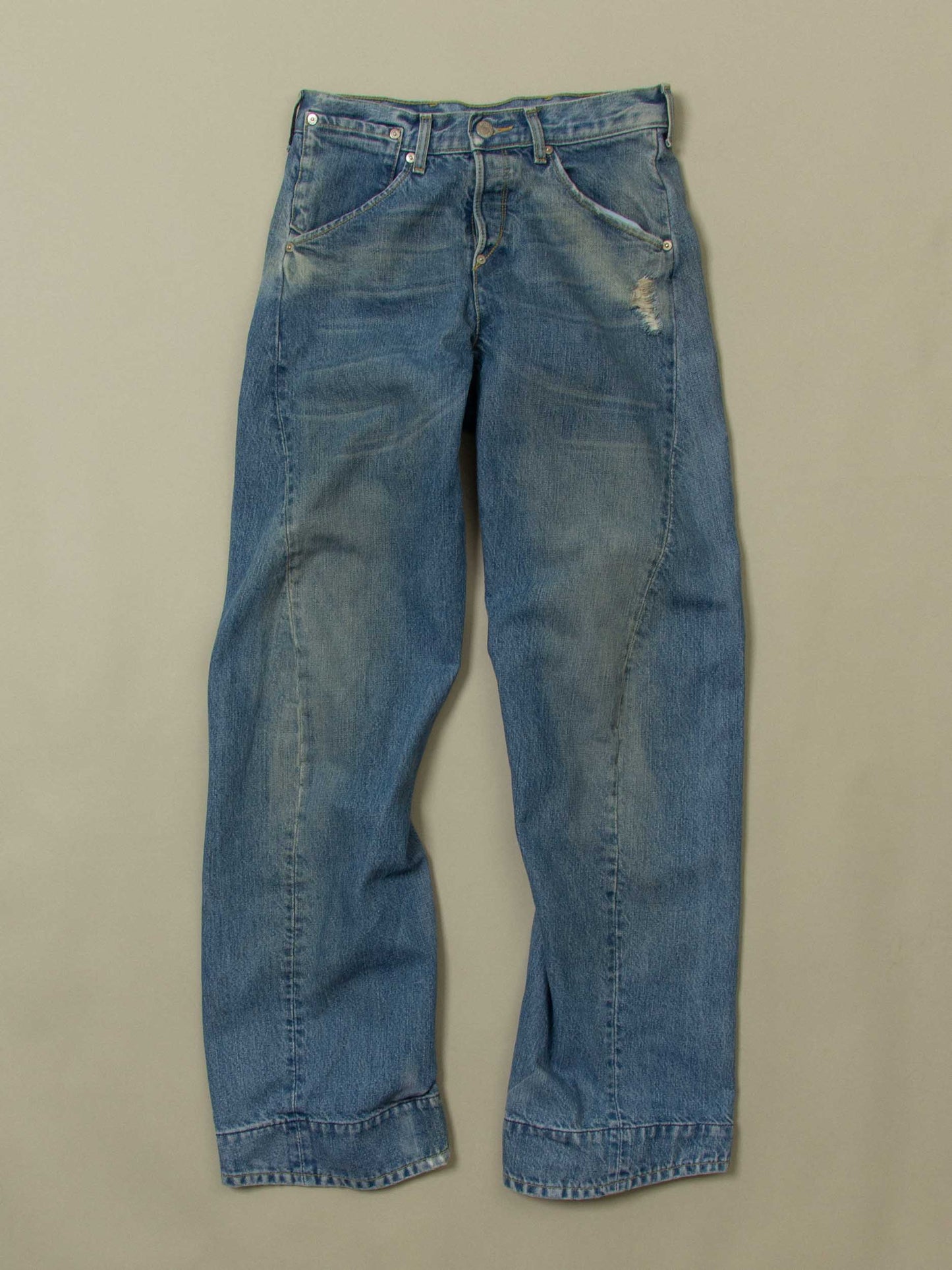 2000s Levi's Engineered Twisted Leg Jeans (28x33)