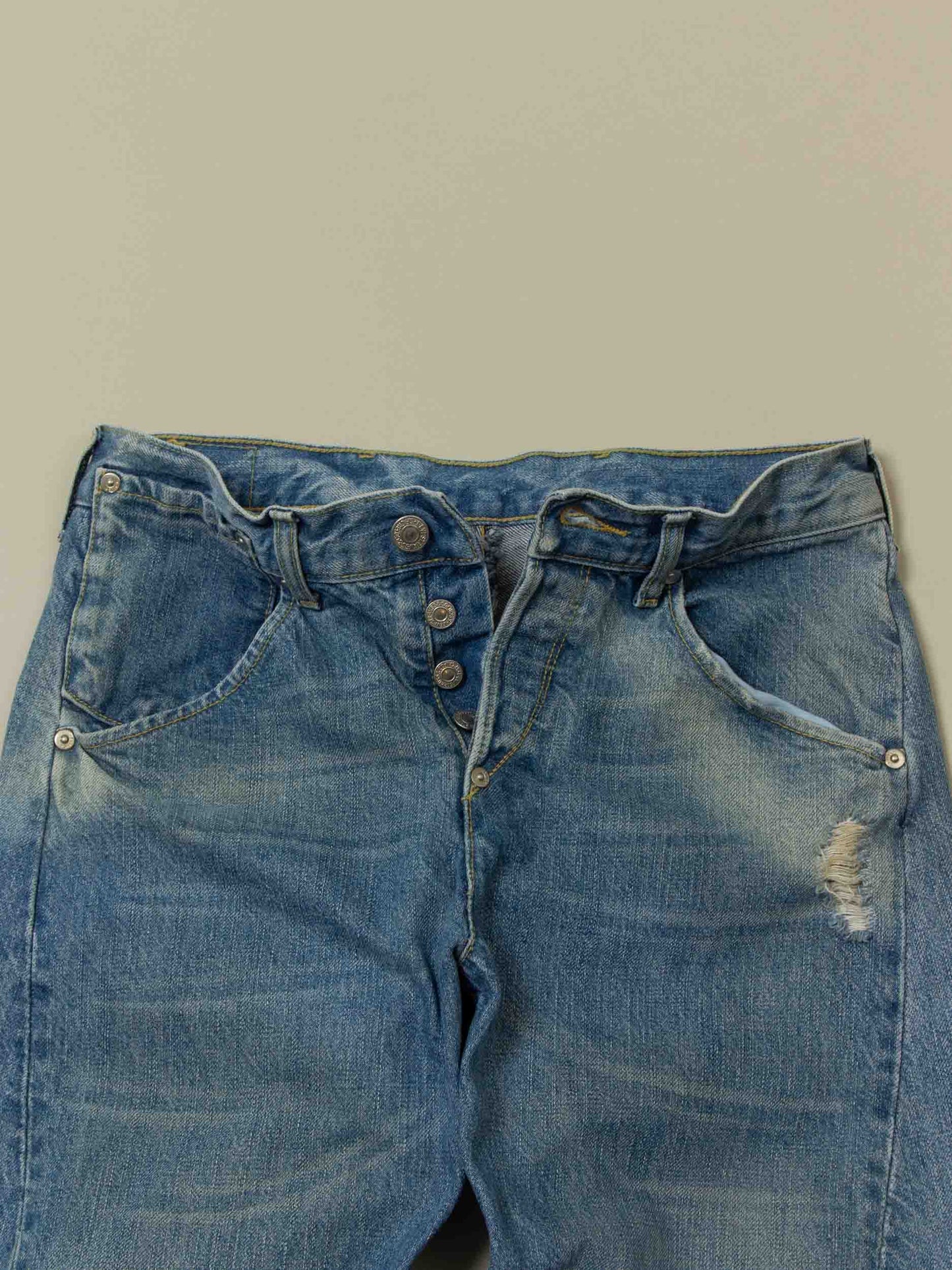 2000s Levi's Engineered Twisted Leg Jeans (28x33)