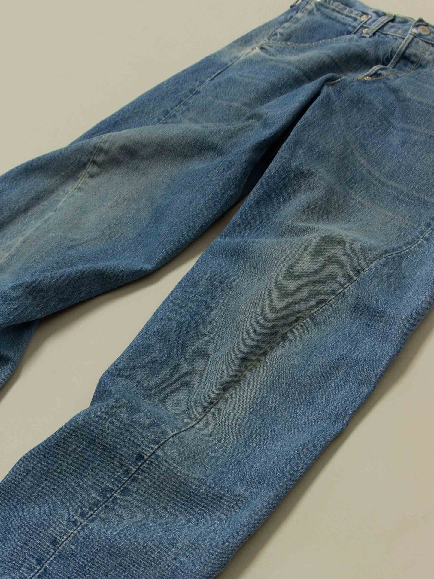 2000s Levi's Engineered Twisted Leg Jeans (28x33)