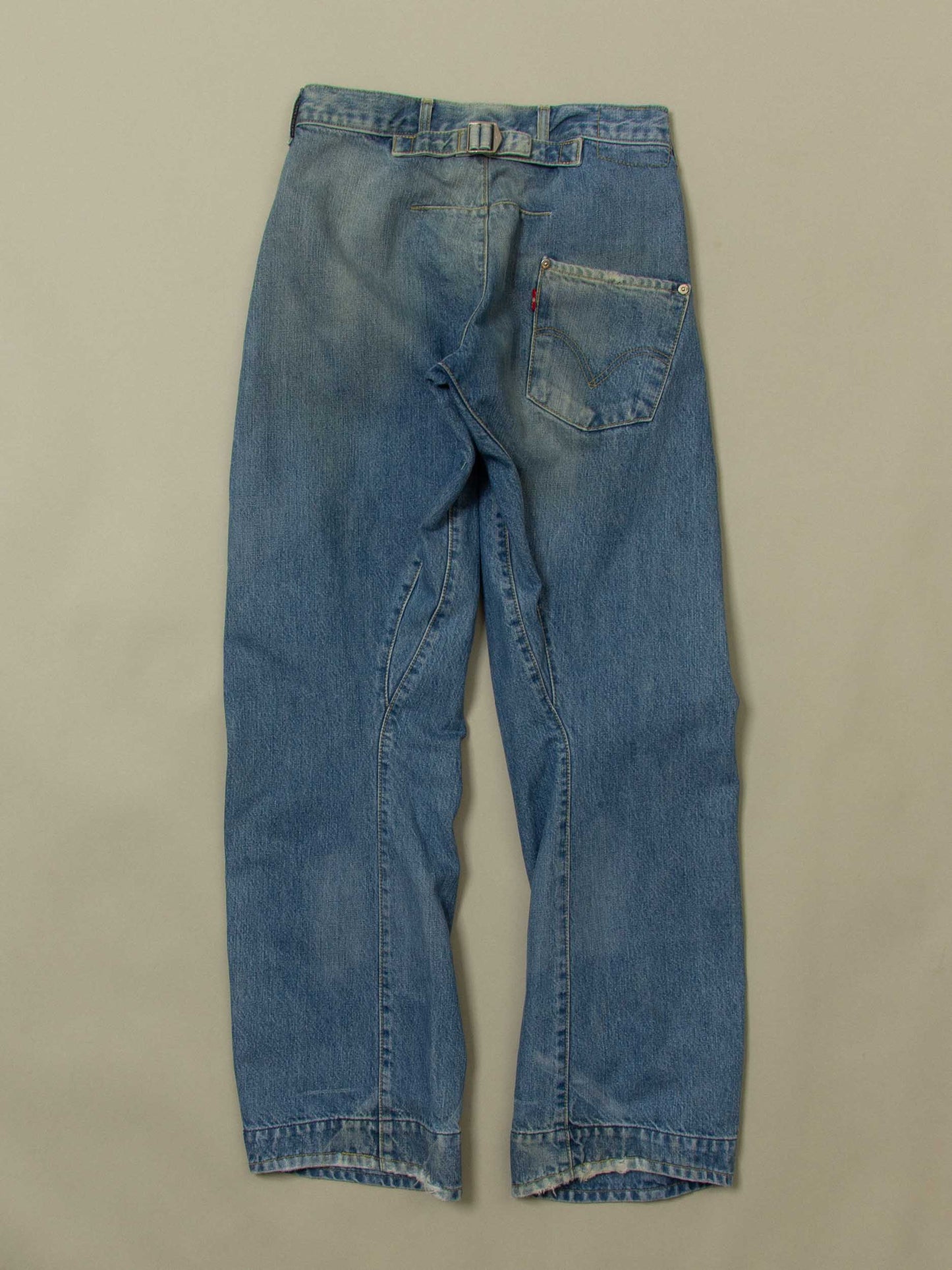 2000s Levi's Engineered Twisted Leg Jeans (28x33)