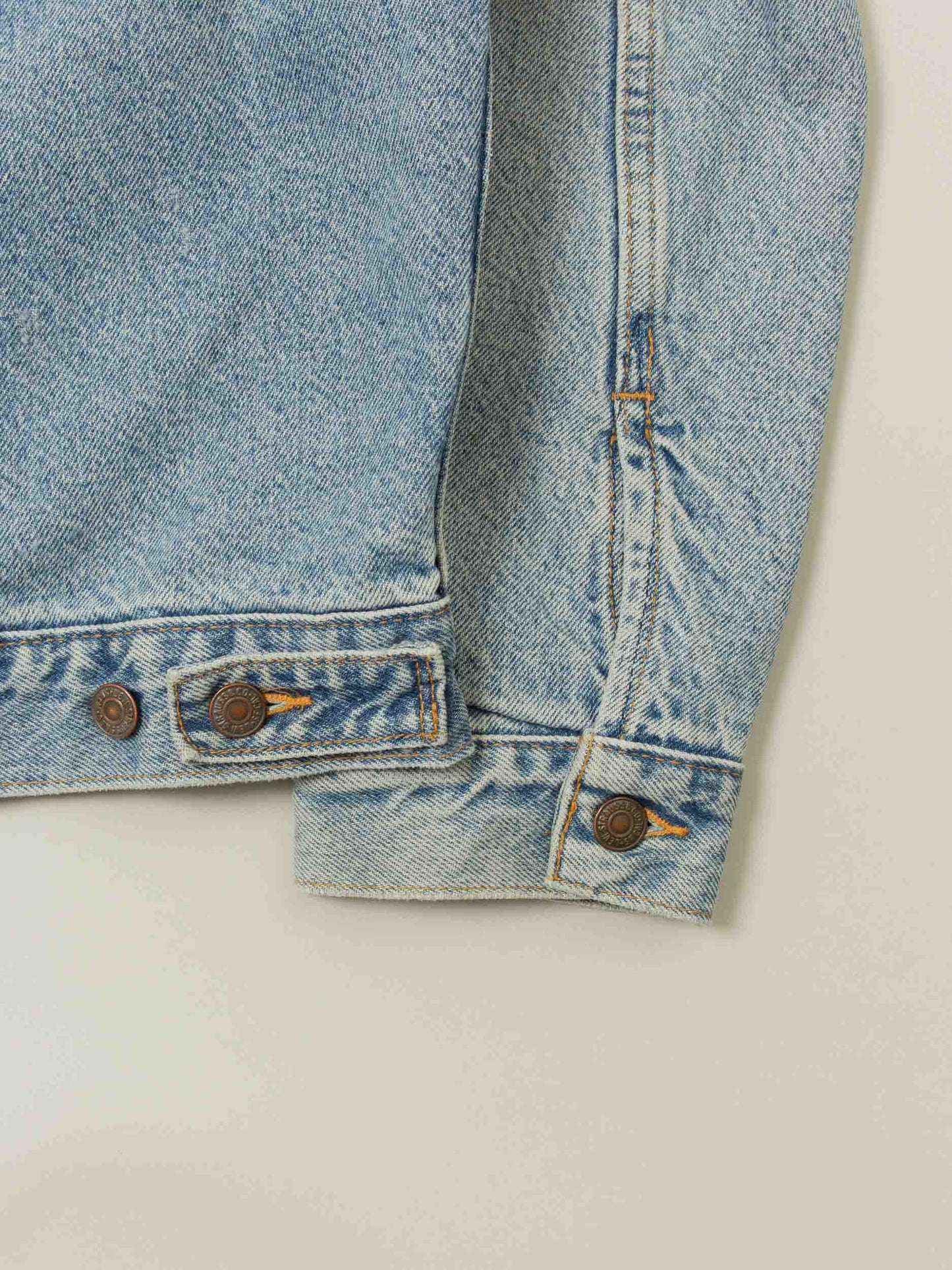 Vtg 1990s Lined Levi's Denim Jacket (L)