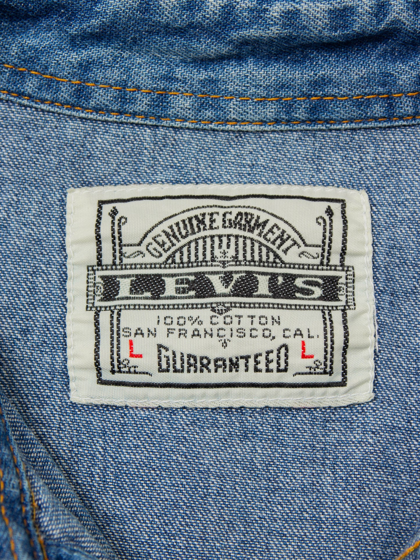 Vtg 1990s Levi's Denim Shirt (M)