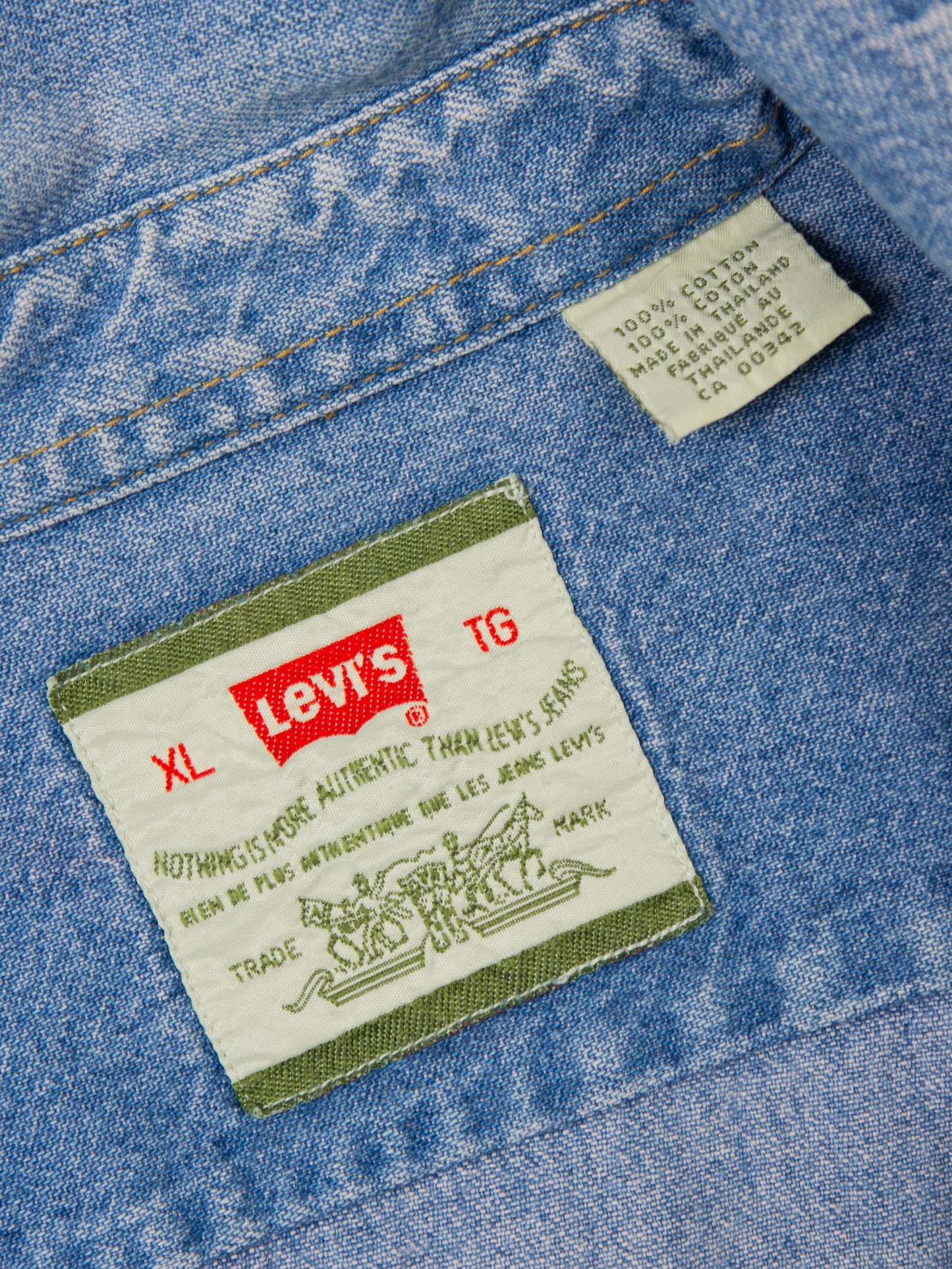 Vtg 1990s Levi's Denim Shirt (XL)