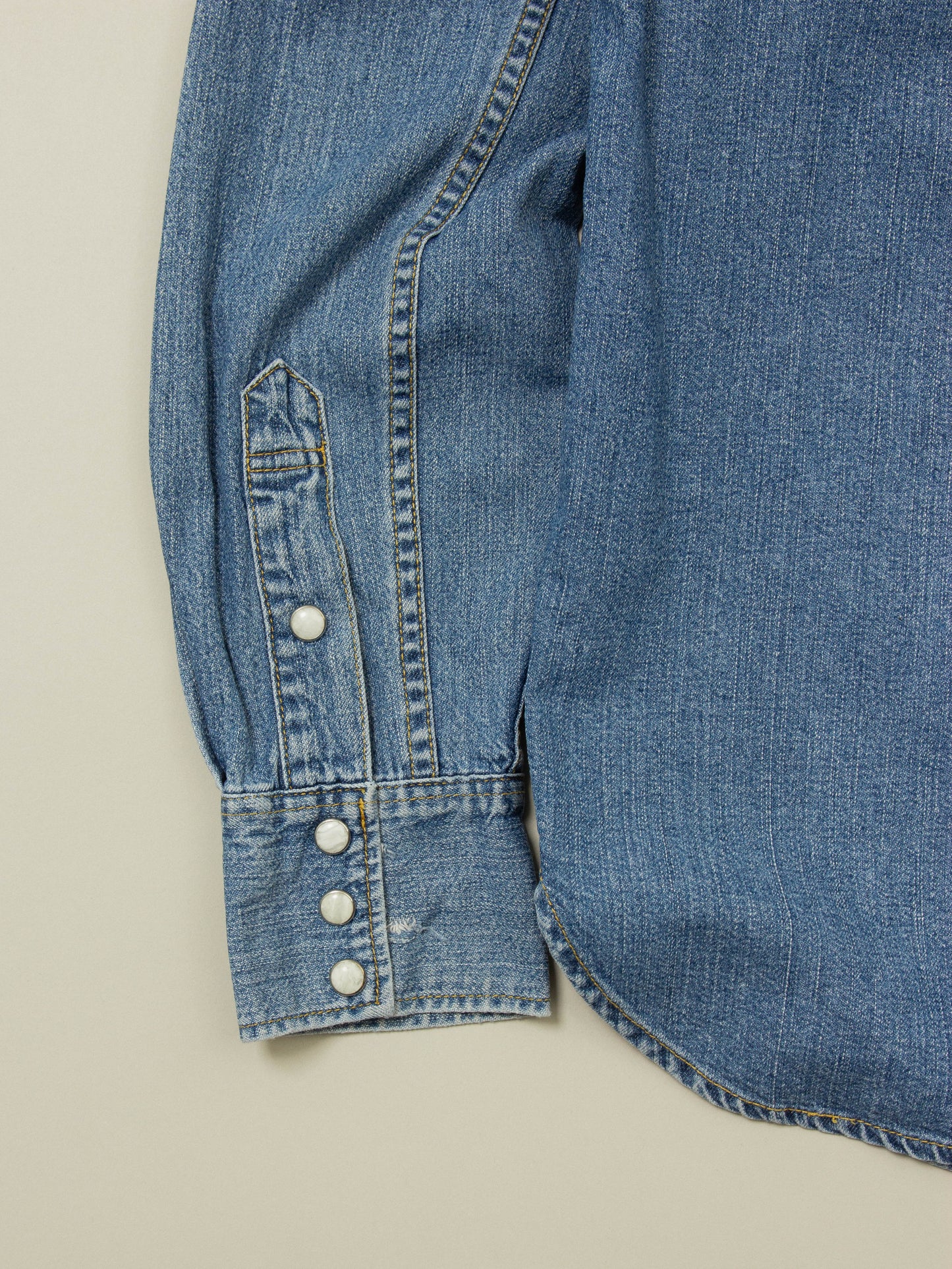 Vtg 1990s Levi's Western Denim Shirt (M)