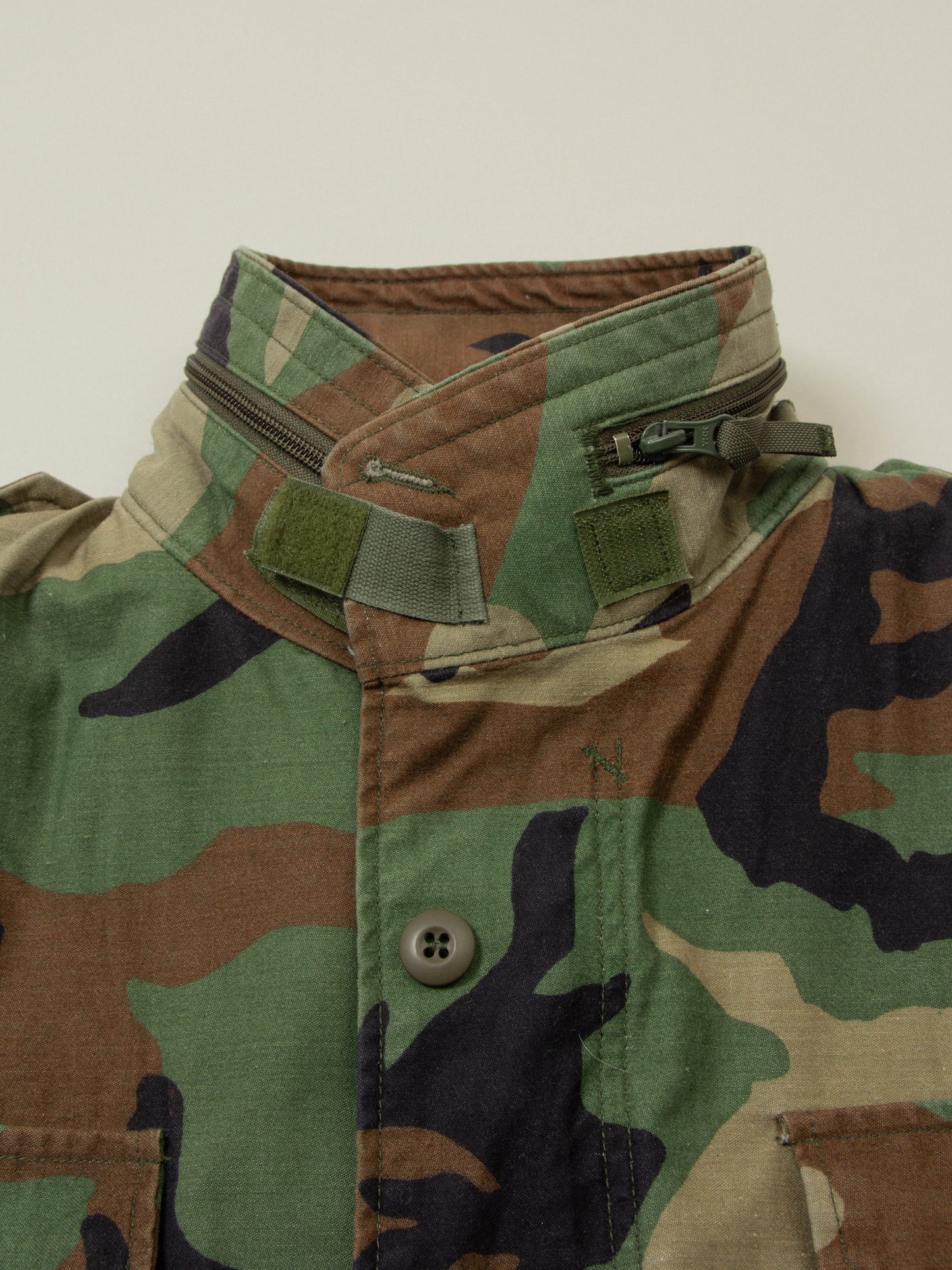 Vtg 1990s US Army M-65 Woodland Field Jacket (M-Reg)