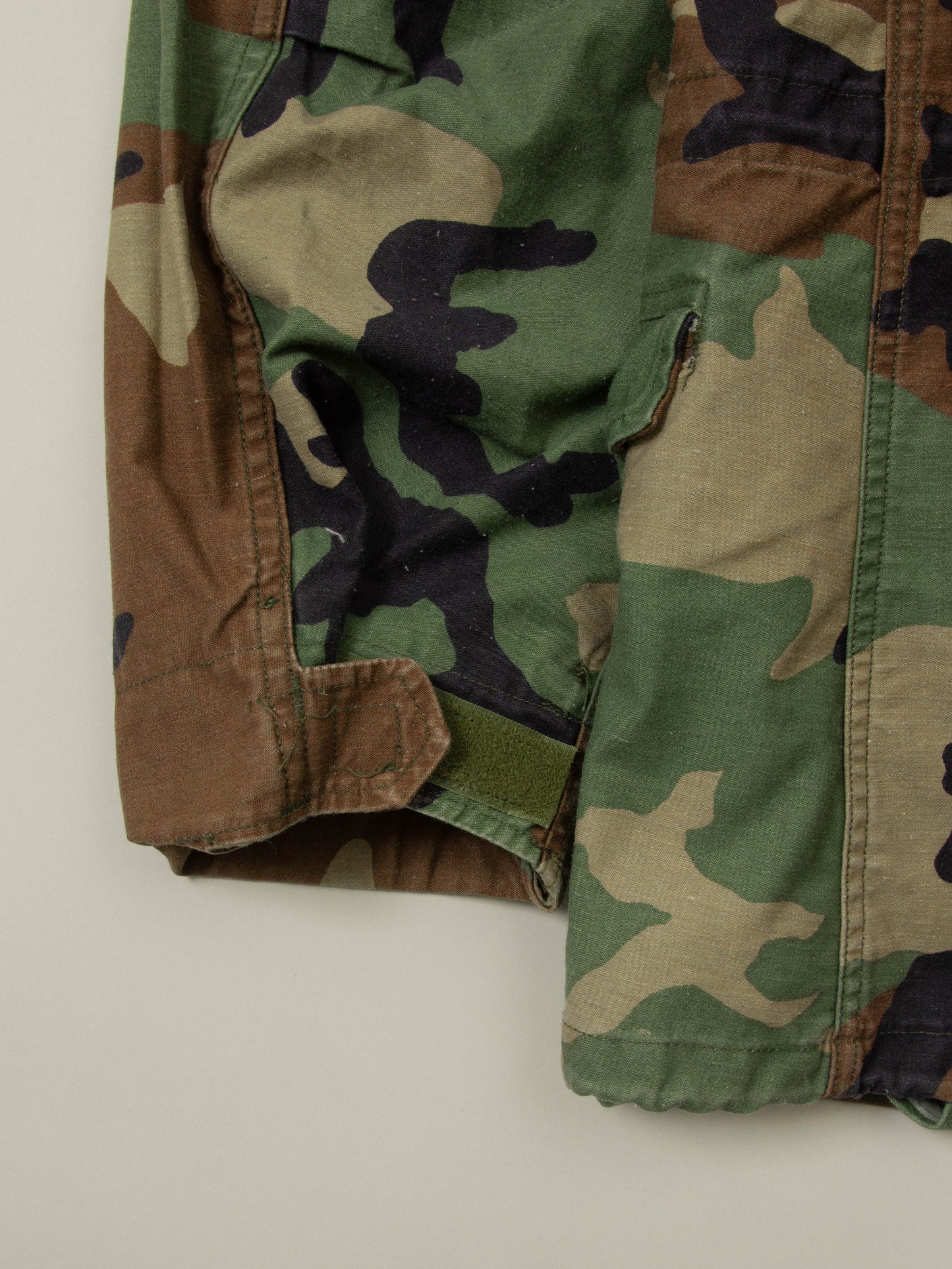 Vtg 1990s US Army M-65 Woodland Field Jacket (M-Reg)