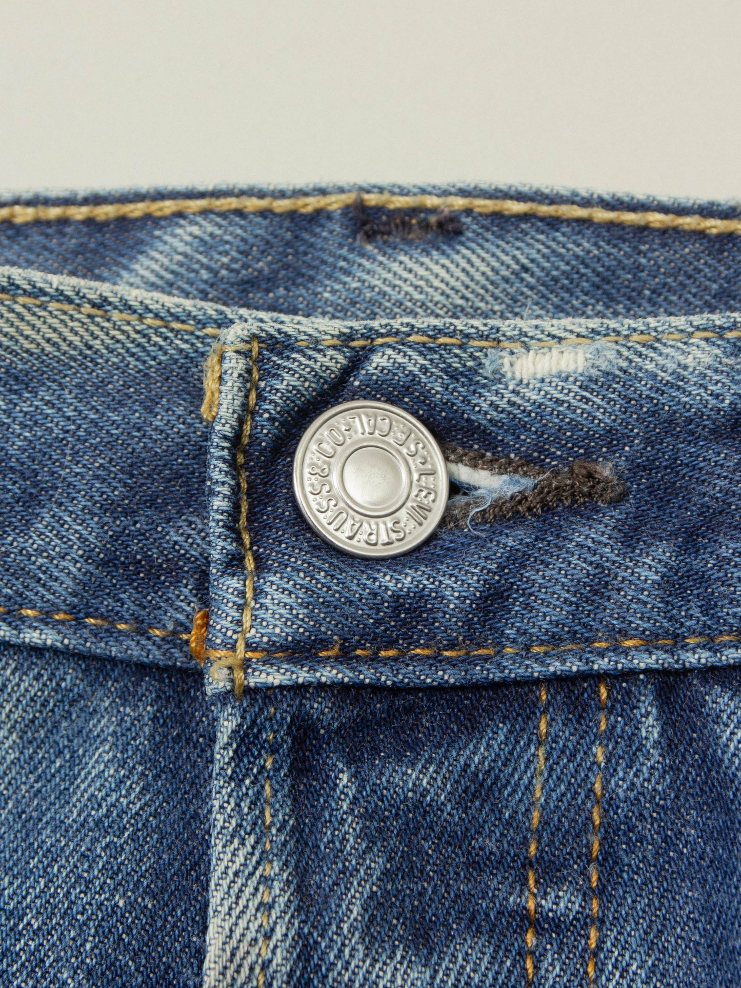 2000s Levi's 501 Jeans (32x34)