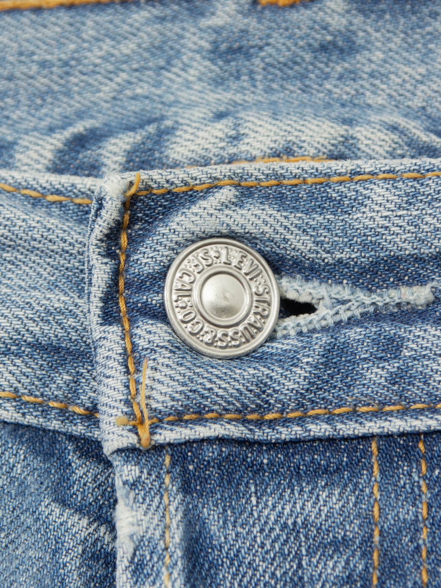 2000s Levi's 501 Jeans (36x34)