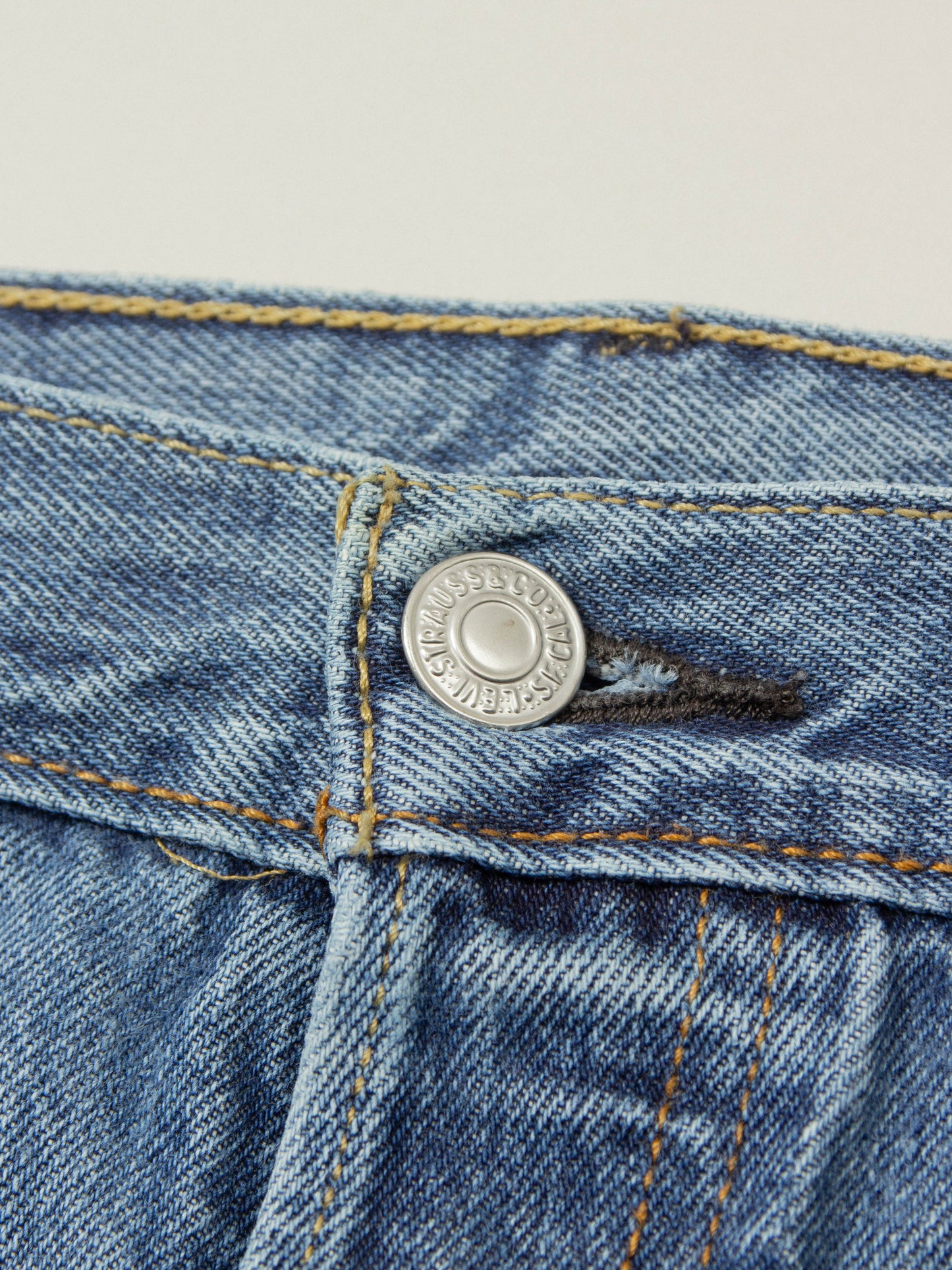 2000s Levi's 501 Jeans (36x30)