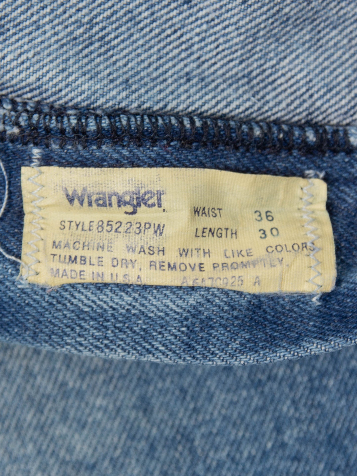 Vtg 1980s Wrangler Jeans - Made in USA (34x30)