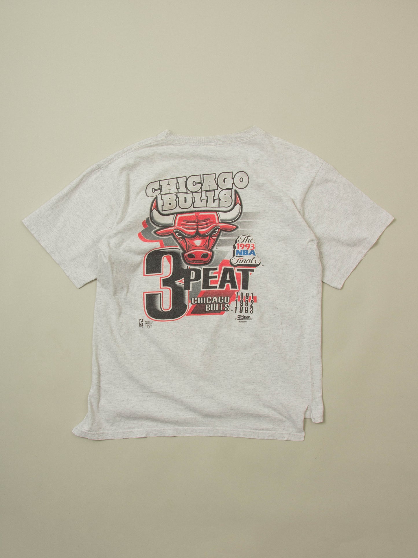 Vtg 1990s Chicago Bulls '3Peat' Single Stitch Tee - Made in USA (XL)