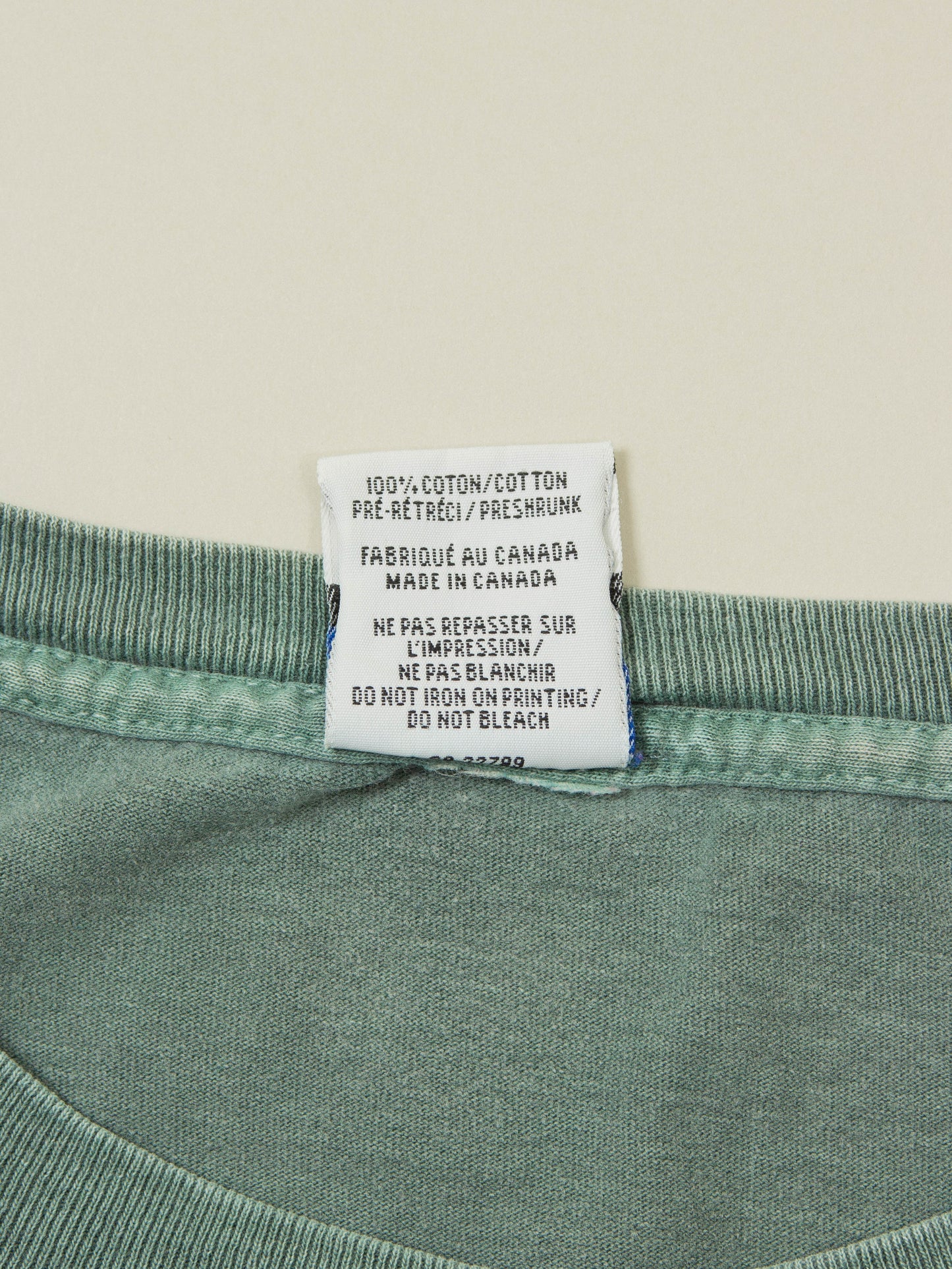 Vtg 1990s Le Grand Tour Single Stitch Tee - Made in Canada (L)