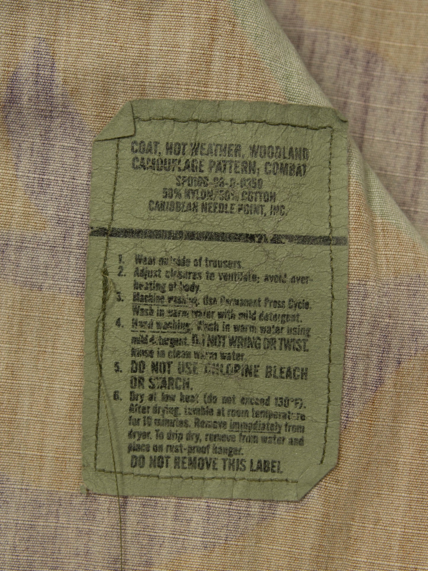 Vtg 1990s US Army Woodland Camo Jacket (S-Long)