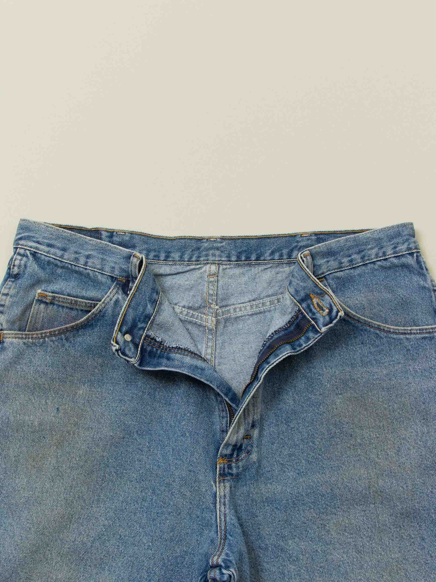 Vtg Wrangler Denim Shorts (36")