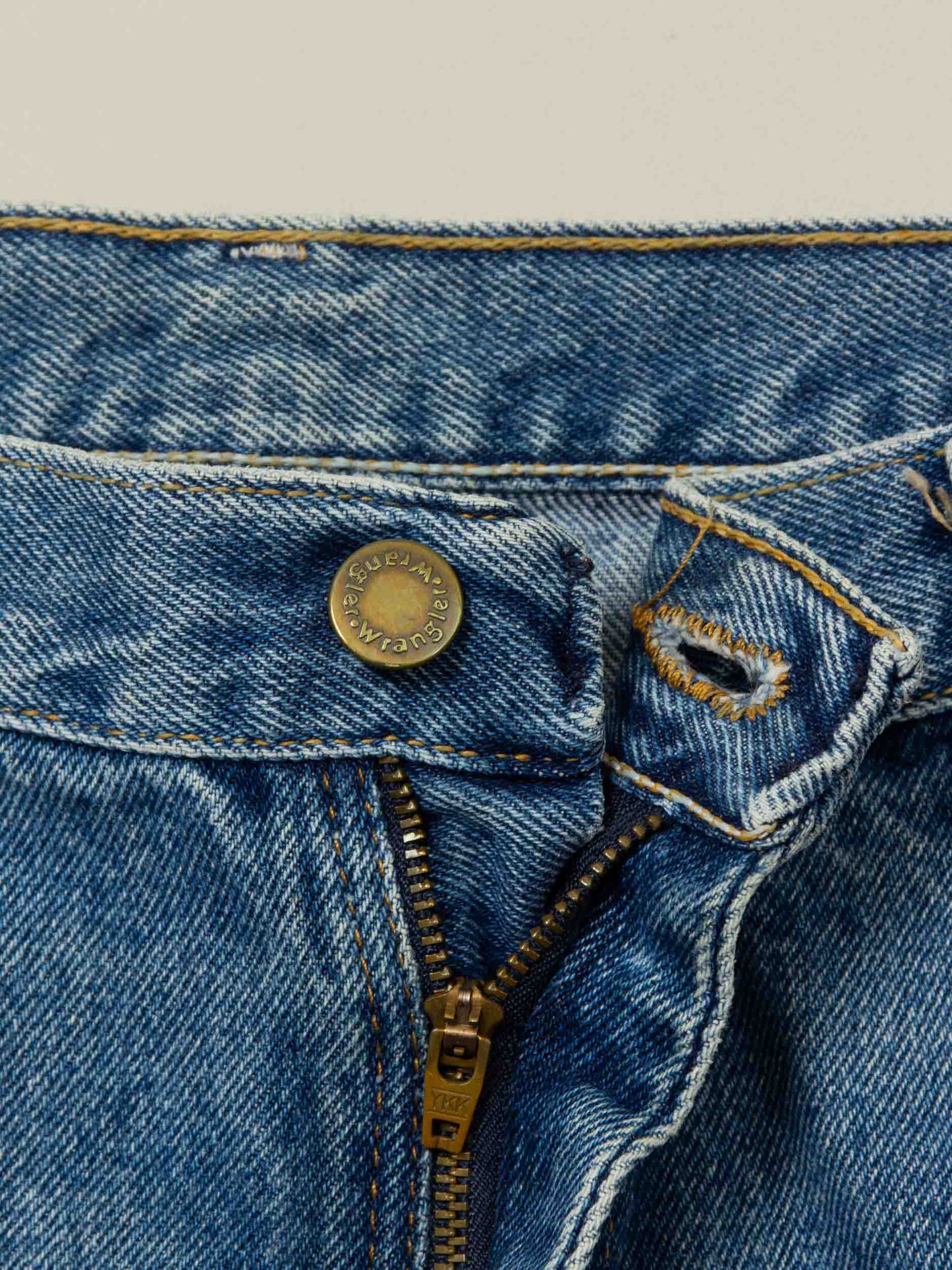 Vtg Wrangler Denim Shorts (36")