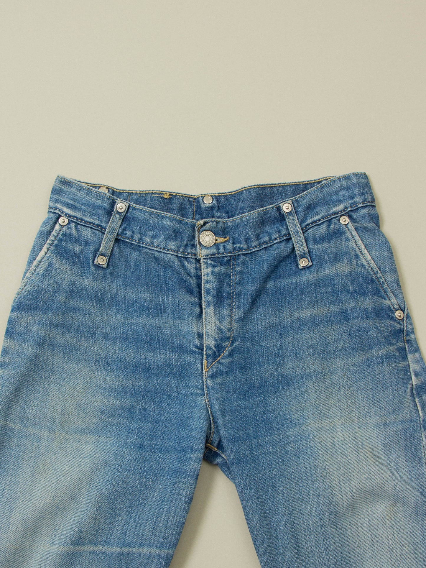 Early 2000s Levi's Engineered Twisted Jeans (28x29)