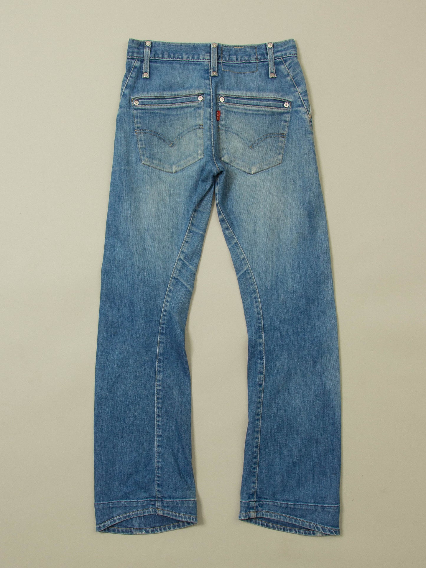 Early 2000s Levi's Engineered Twisted Jeans (28x29)