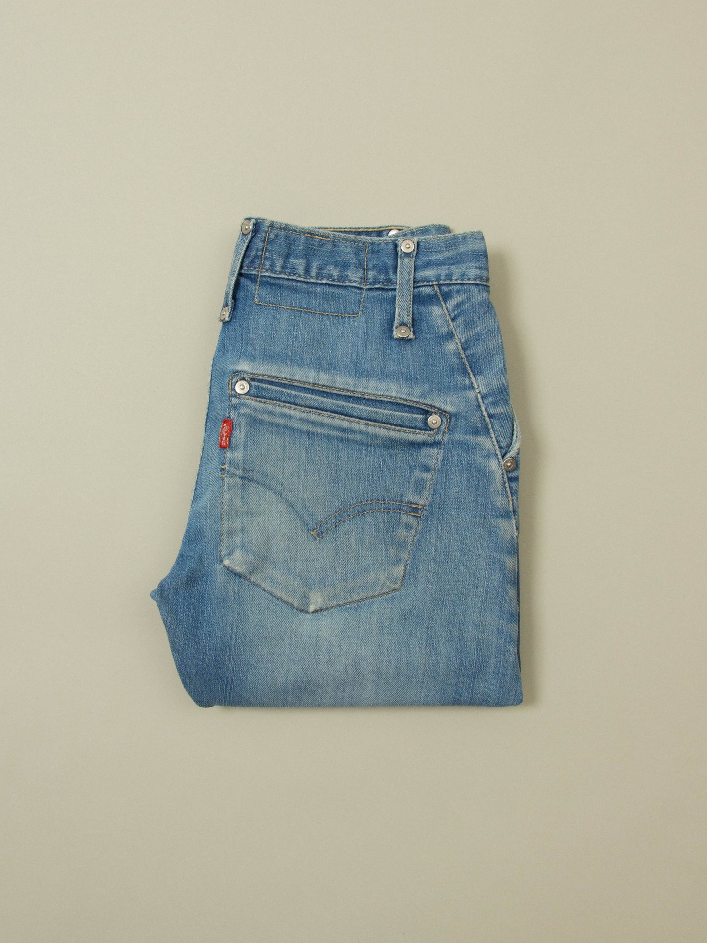 Early 2000s Levi's Engineered Twisted Jeans (28x29)