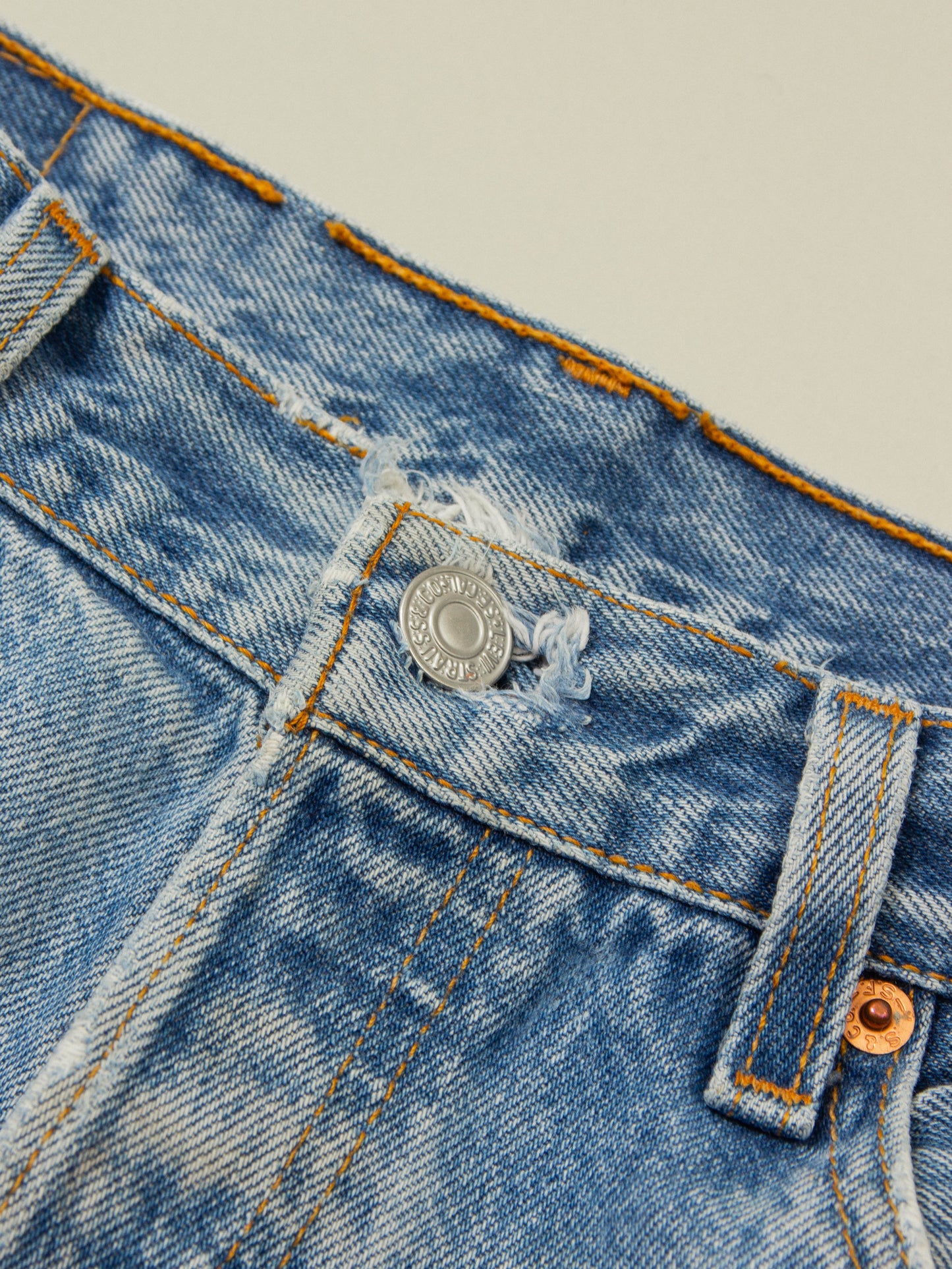 Vtg 1990s Levi's 501 Jeans - Made in USA (32x29)