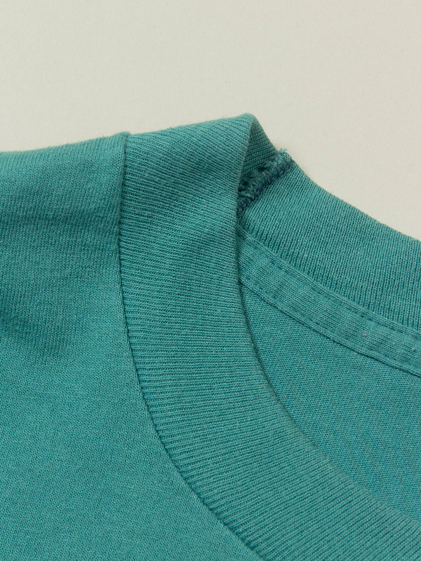 Vtg 1990s 'Fruit Of The Loom' Blank Tee - Made in Canada (XL)
