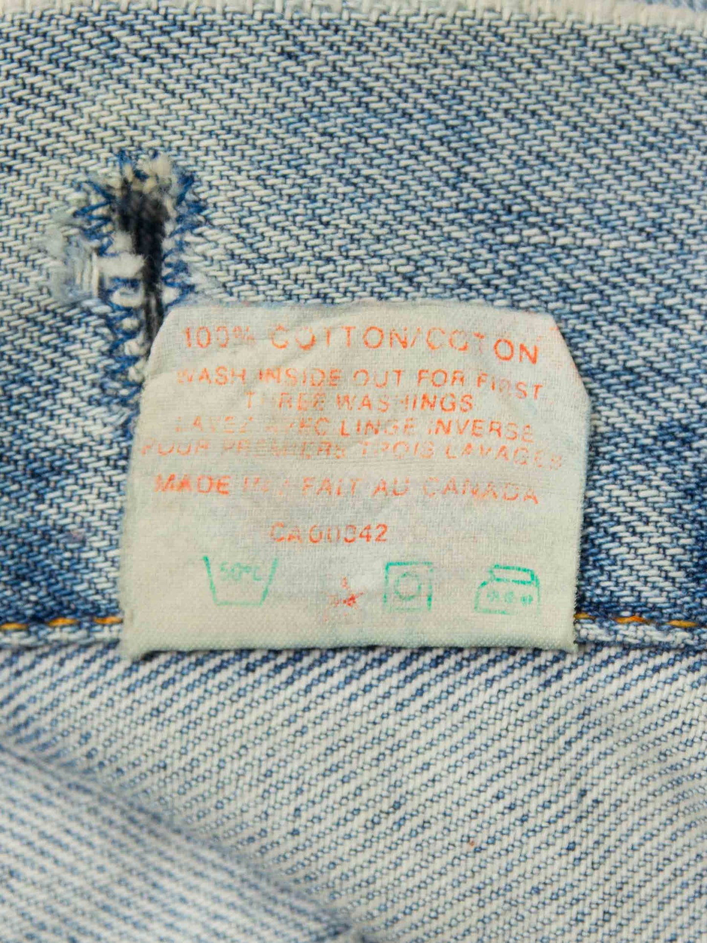 Vtg 1990s Levi's Denim Jacket – Made in Canada (M/L)