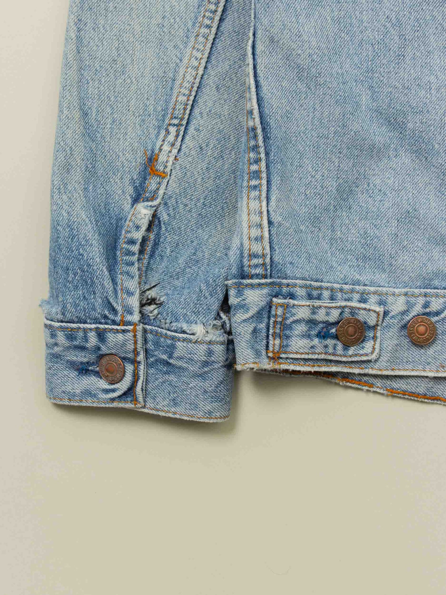 Vtg 1990s Levi's Denim Jacket – Made in Canada (M/L)