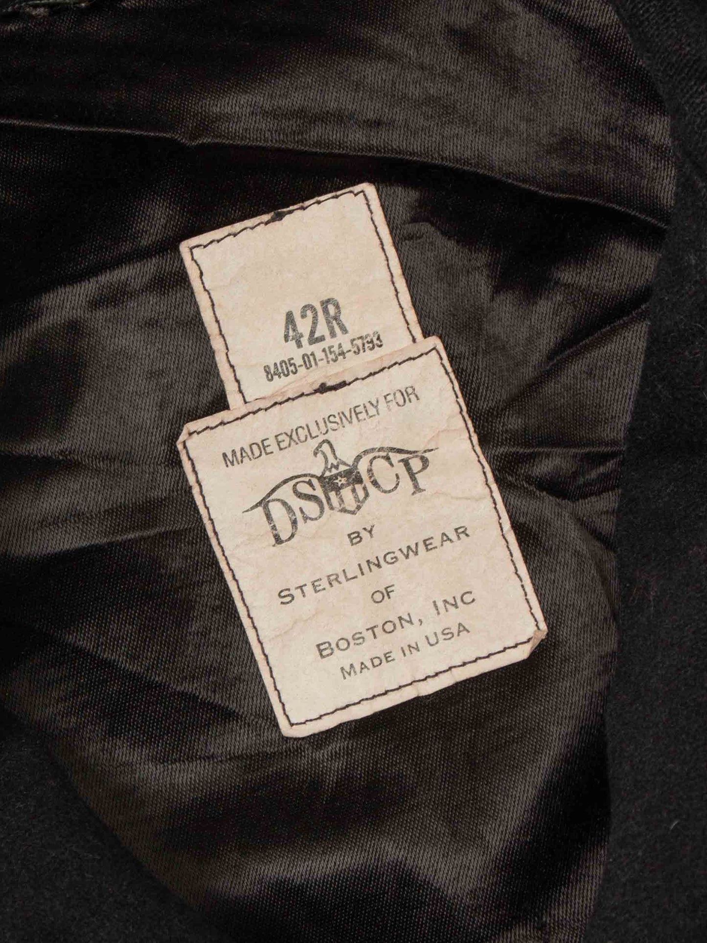 Vtg 1990s US Navy Wool Peacoat – Made in USA (L)