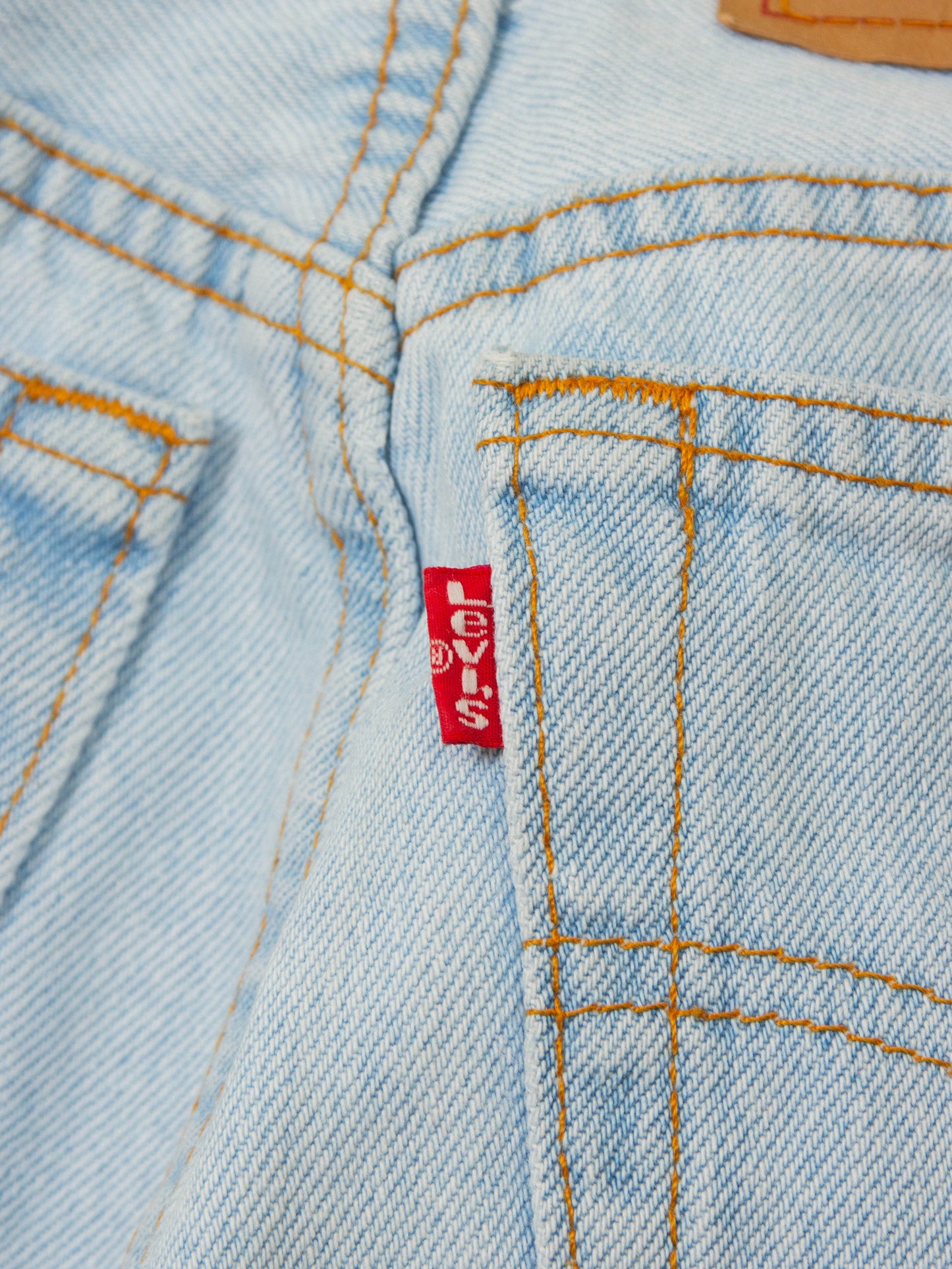 Vtg 1990s Levi's 501 Women's Jeans - Made in USA (26x31)