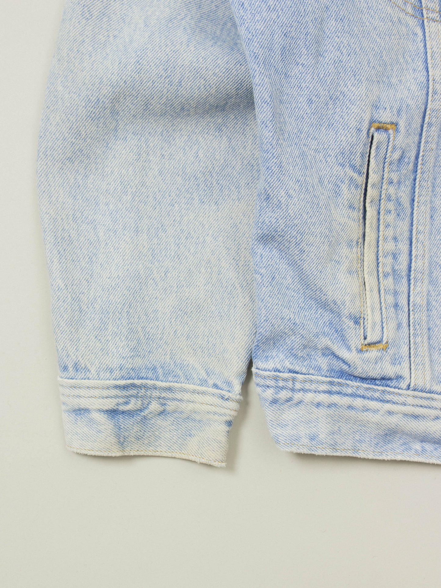 Vtg 1990s Lee Riders Denim Trucker Jacket (M)