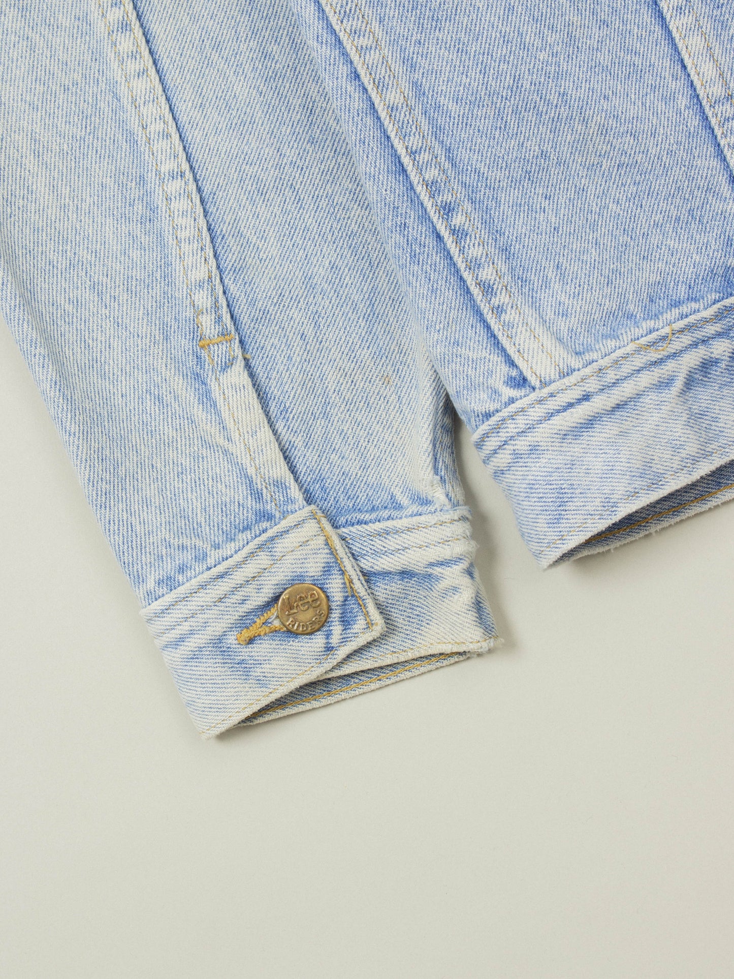 Vtg 1990s Lee Riders Denim Trucker Jacket (M)