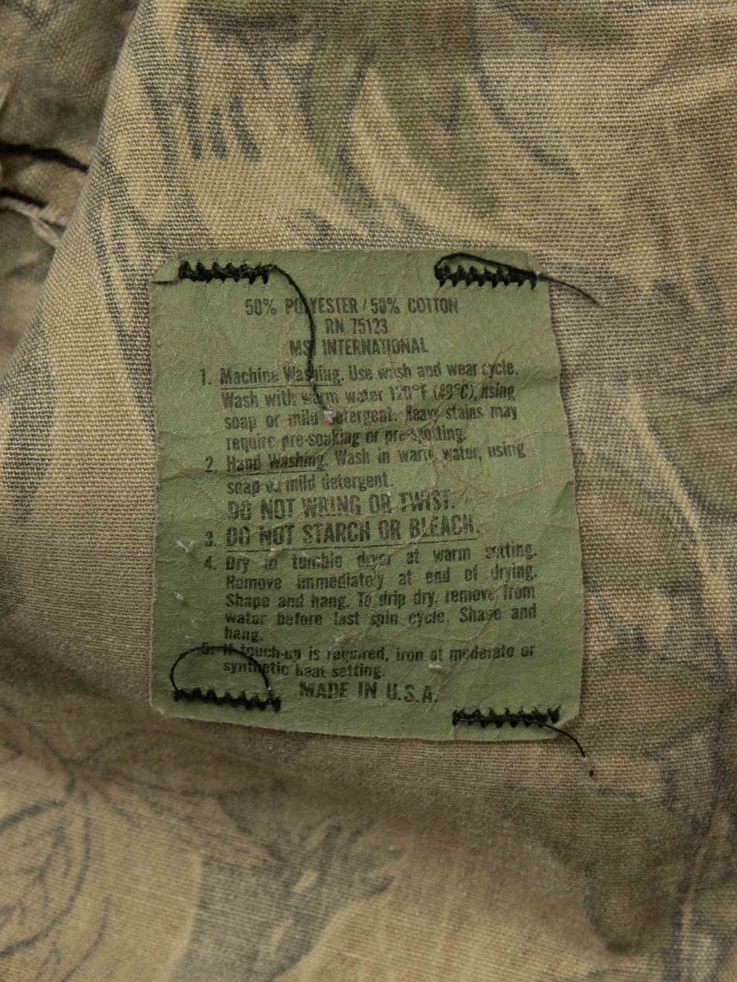 Vtg 1990s US Army 'Gary's Guerillas' Custom BDU Jacket – Made in USA (L)