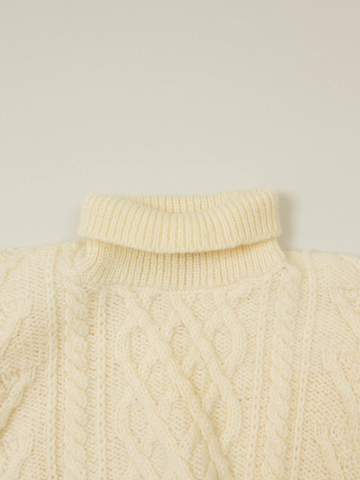 Vtg British Wool Roll-Neck Sweater (XXL)