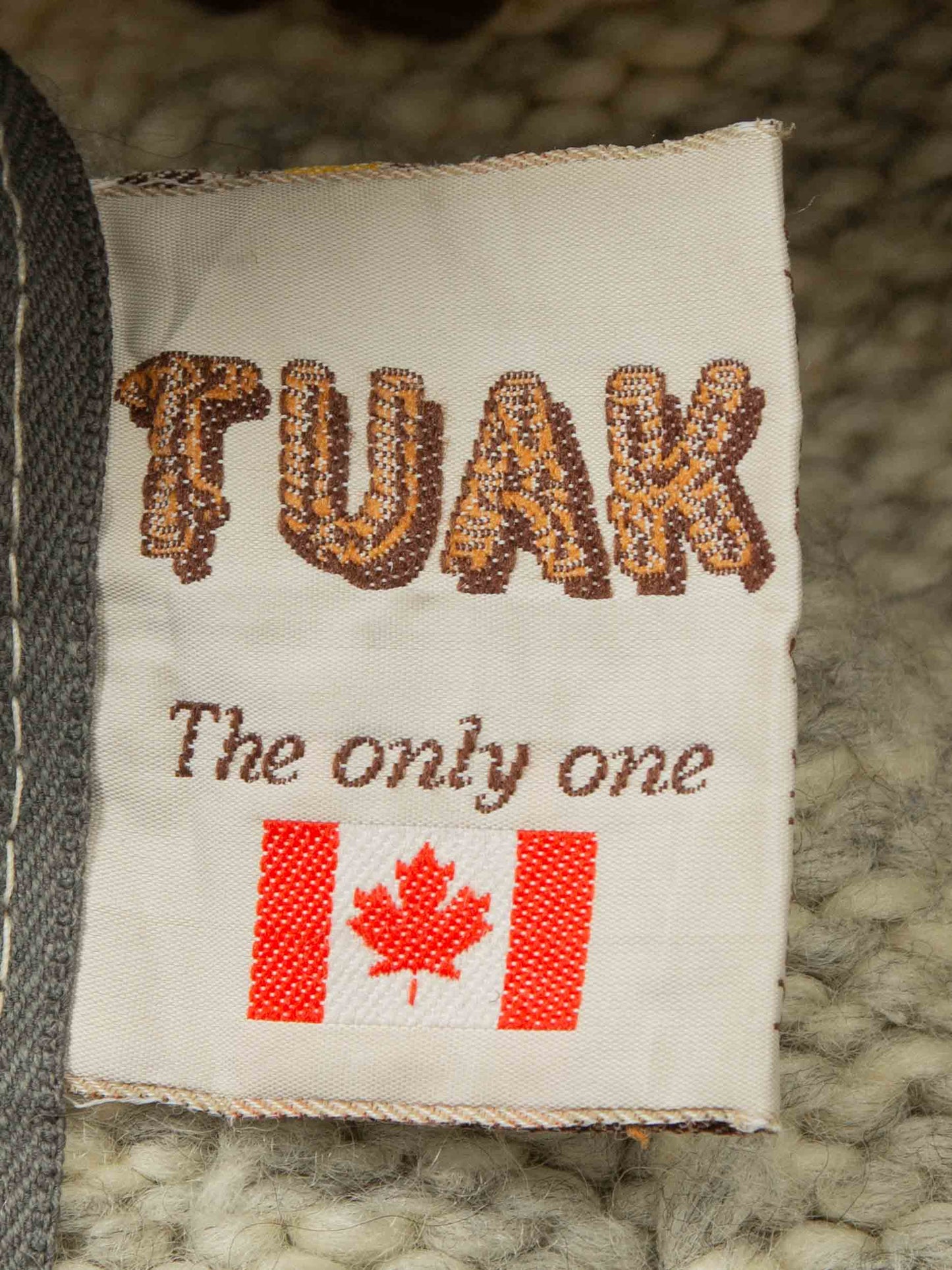 Vtg 1980s Cowichan Hand-Knitted Wool Sweater – Made in Canada (S)