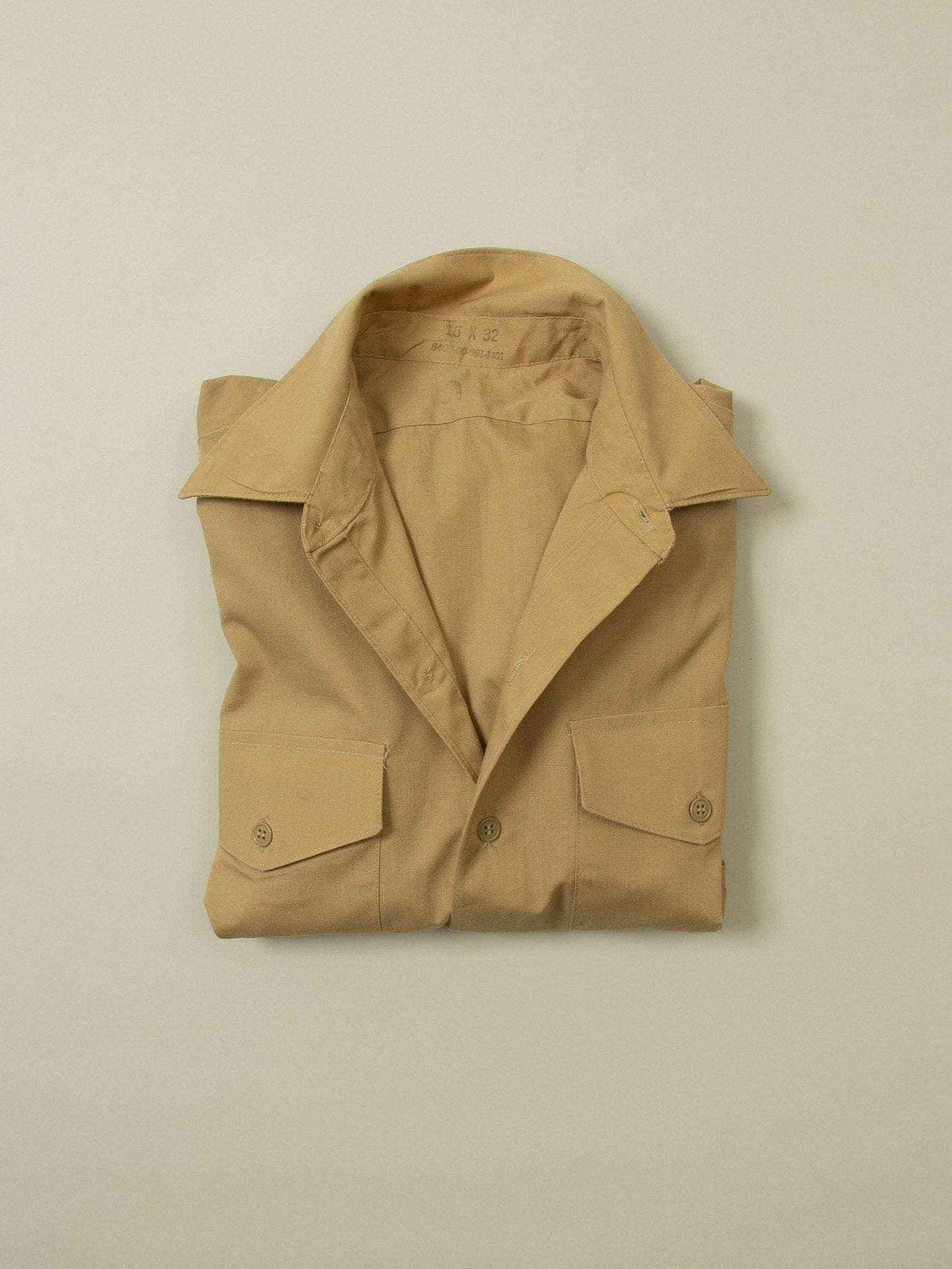Vtg 1980s US Army Khaki Shirt (S/M)