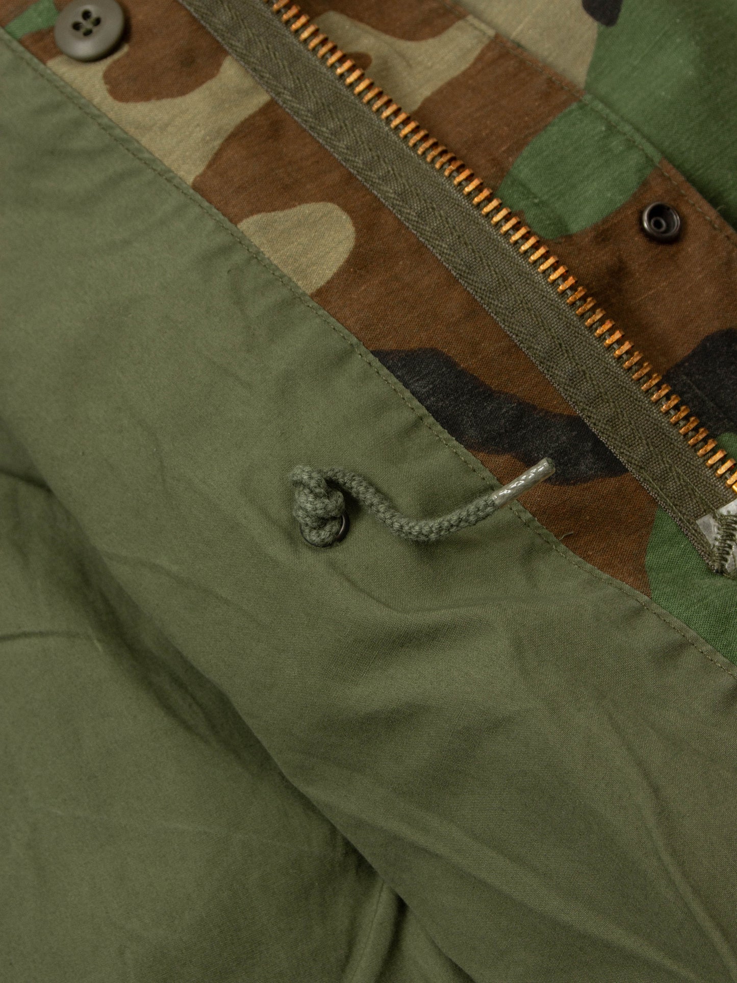 Vtg 1990s US Air Force M-65 Woodland Field Jacket (S-Reg)