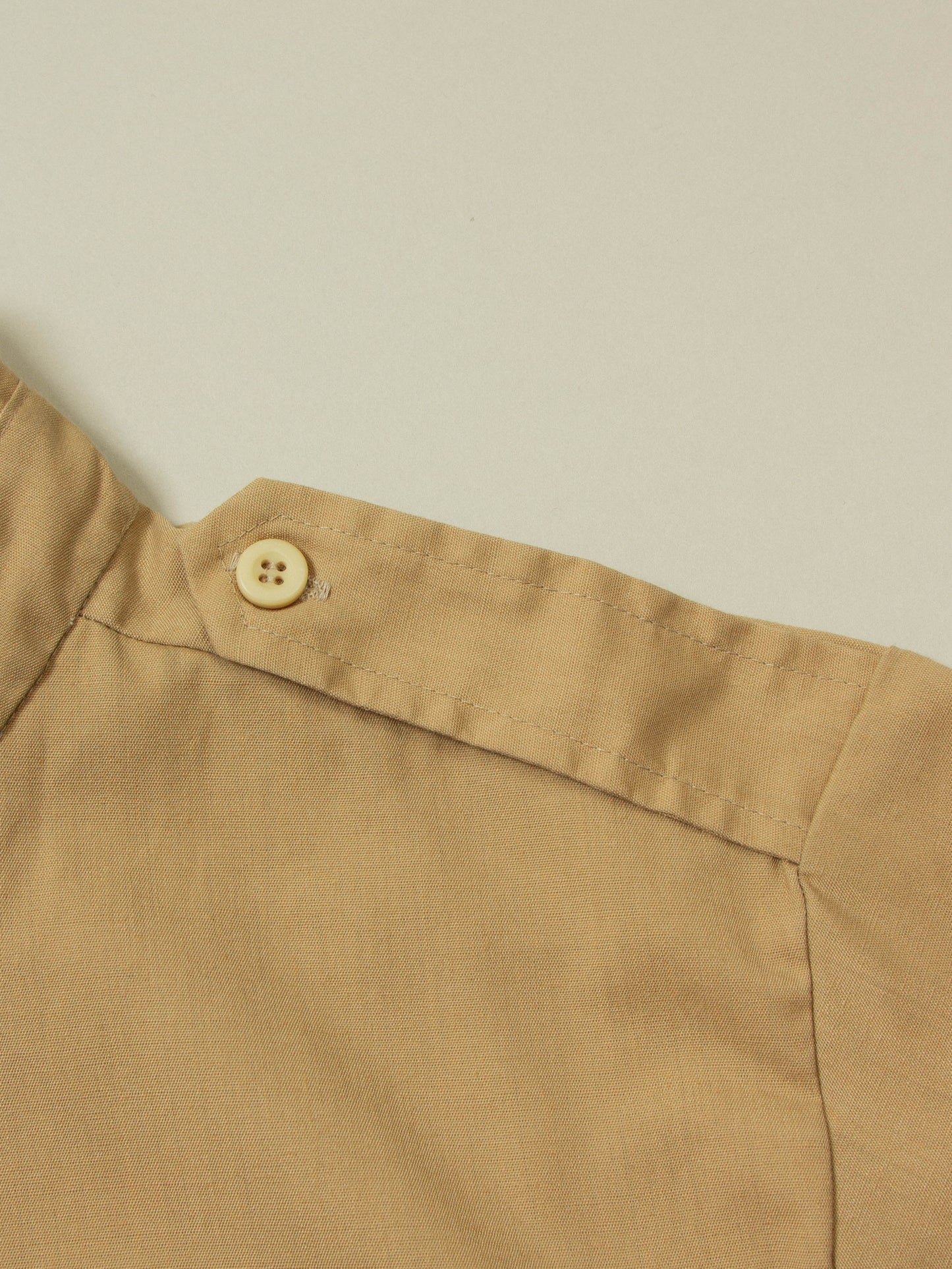 Vtg 1980s US Army Short Sleeve Officer Shirt (Women's S)