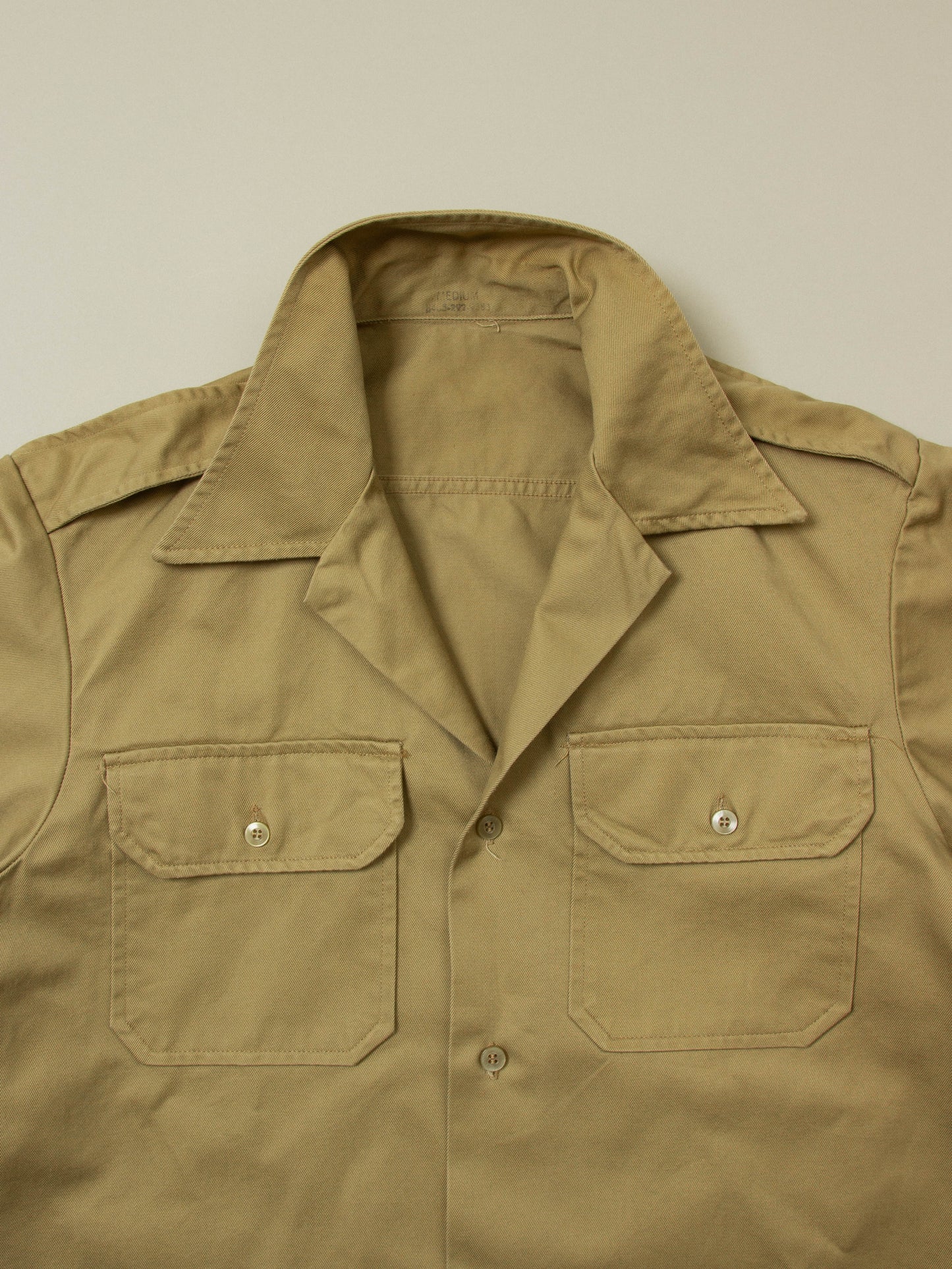 Vtg 1960s US Army Short Sleeve Officer Shirt (M)