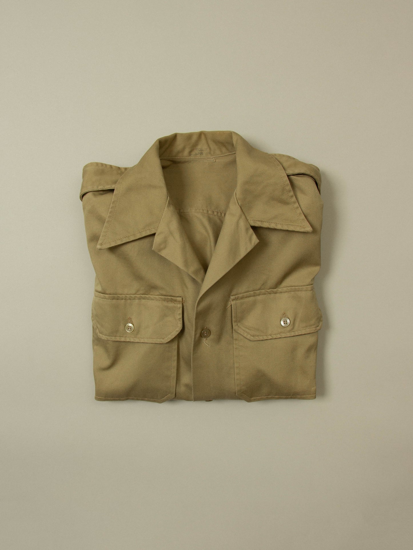 Vtg 1960s US Army Short Sleeve Officer Shirt (M)