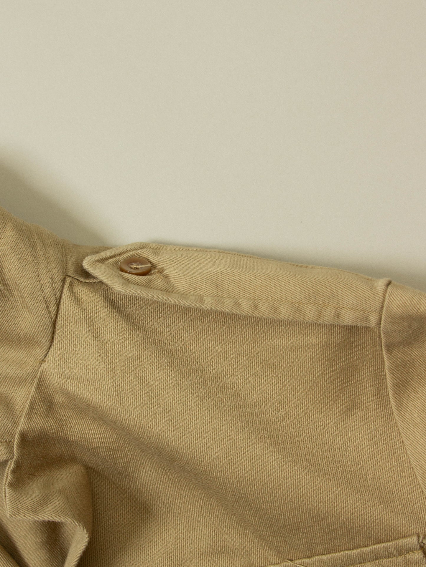 Vtg 1970s US Army Short Sleeve Officer Shirt (XS)