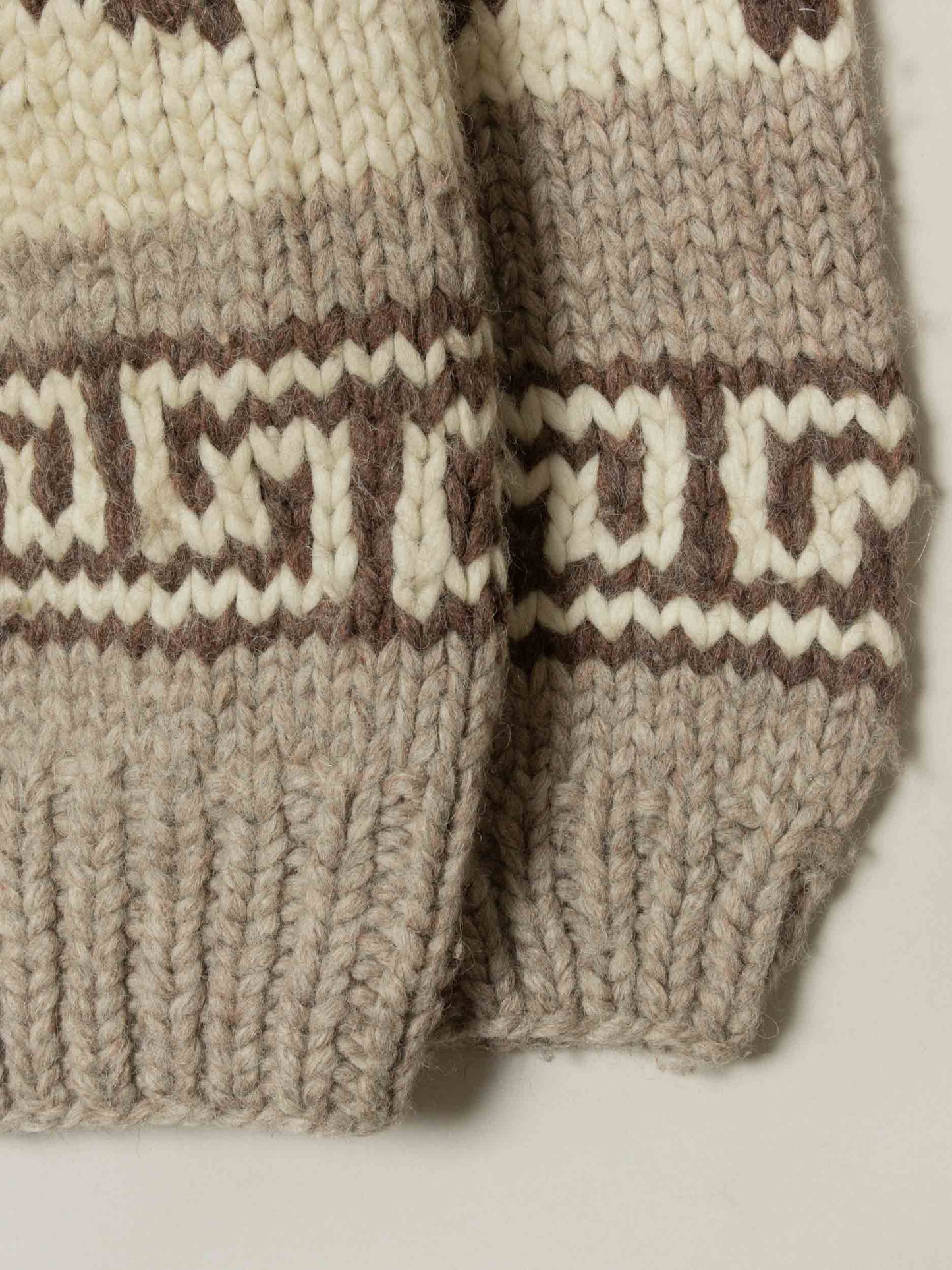 Vtg 1970s Cowichan 'Thunderbird' Wool Knit Cardigan  (M/L)