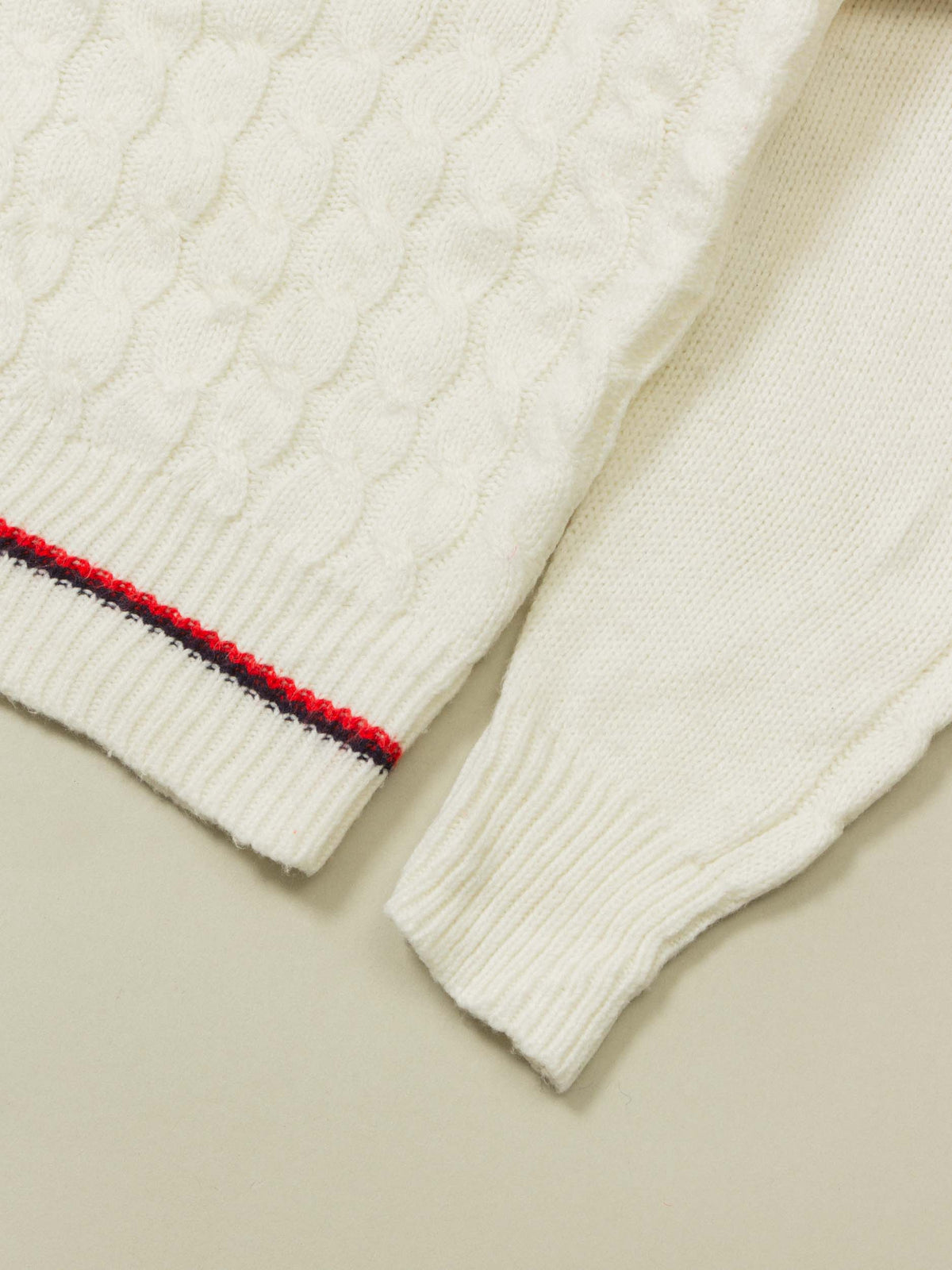 Vtg 1990s Izod V-Neck Cricket Sweater (M/L)