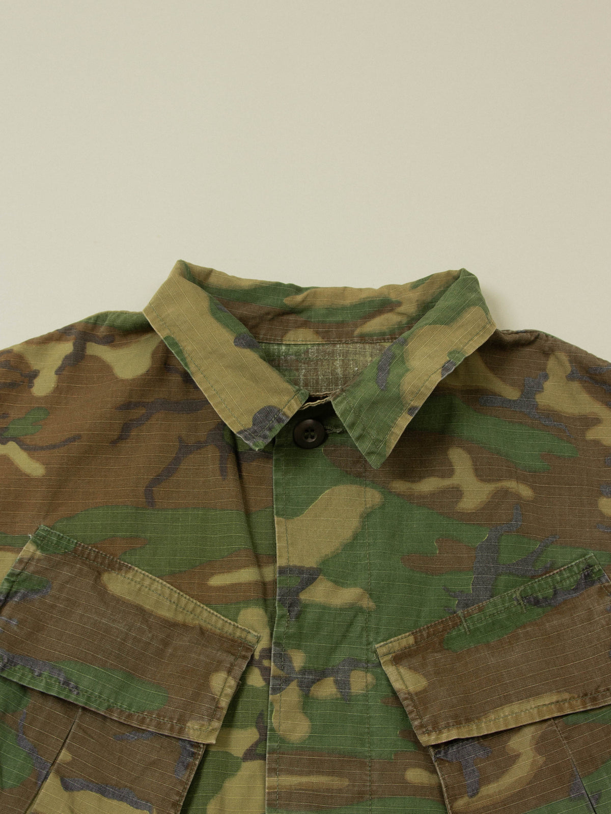 Vtg 1960s US Army Camo Jungle Jacket (M/L)