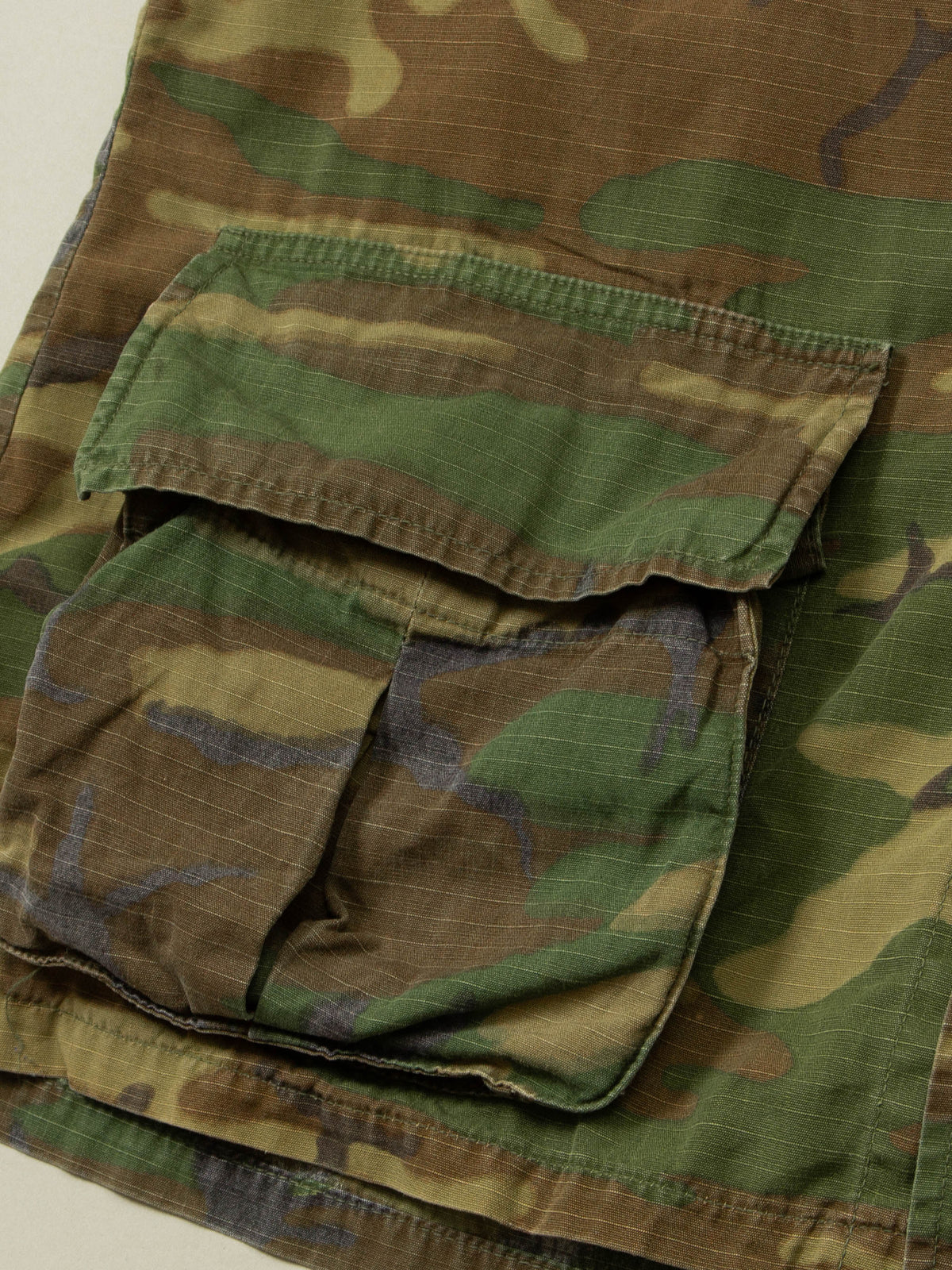 Vtg 1960s US Army Camo Jungle Jacket (M/L)