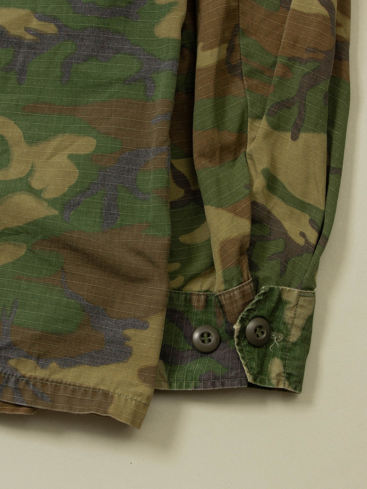 Vtg 1960s US Army Camo Jungle Jacket (M/L)