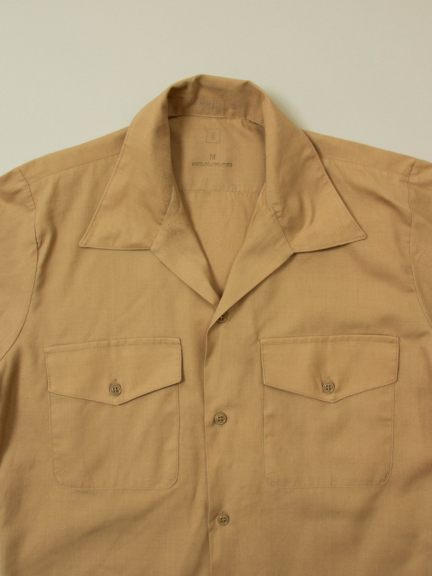 Vtg 1980s US Army Short Sleeve Officer Shirt (M)